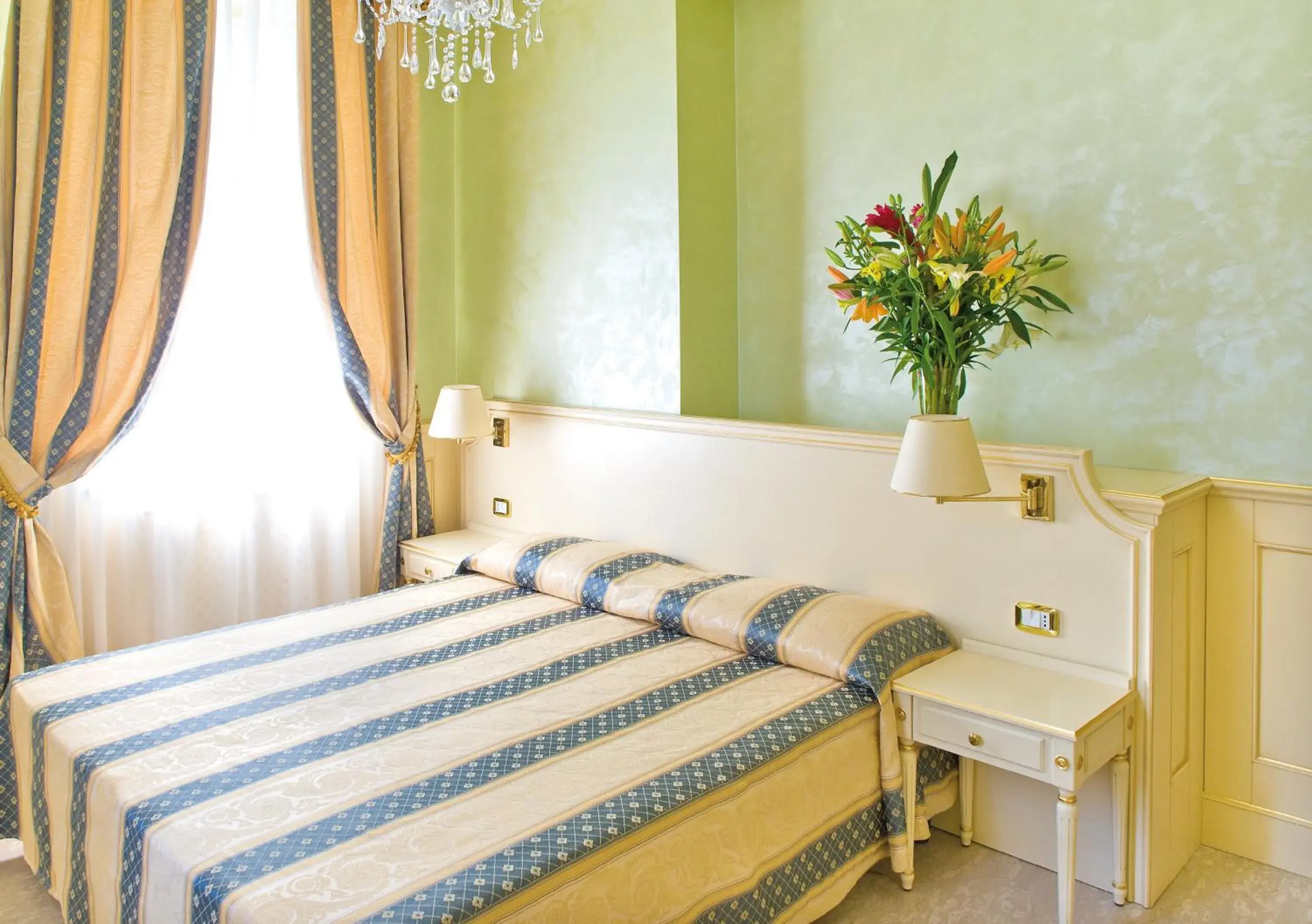 Double or Twin Room in Nouvel Hotel Des Bains Double or Twin Room in Nouvel Hotel Des Bains