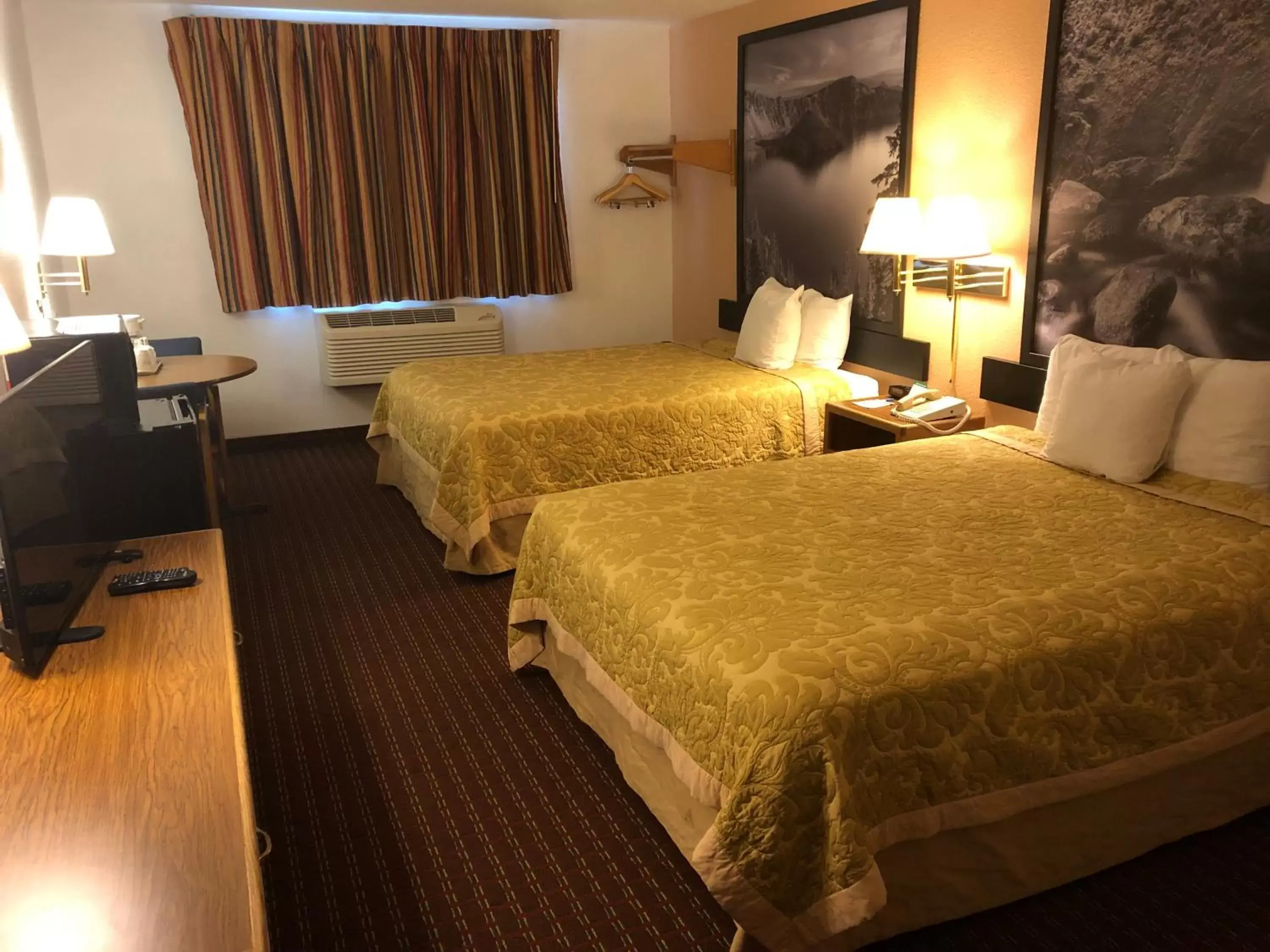 Queen Room with Two Queen Beds - Non-Smoking in Super 8 by Wyndham The Dalles OR Queen Room with Two Queen Beds - Non-Smoking in Super 8 by Wyndham The Dalles OR