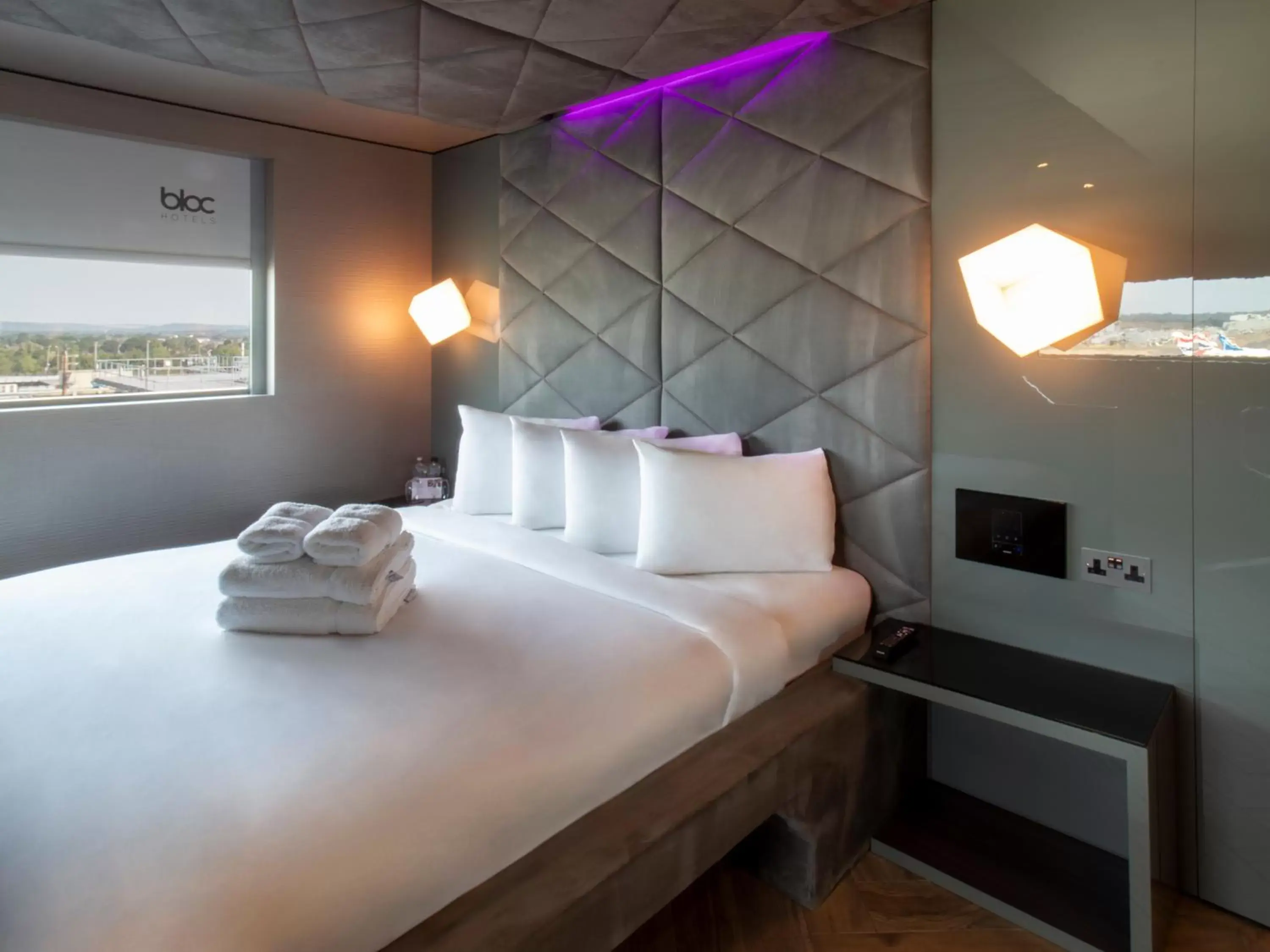 Bloc Hotel London Gatwick Airport Bloc Hotel London Gatwick Airport