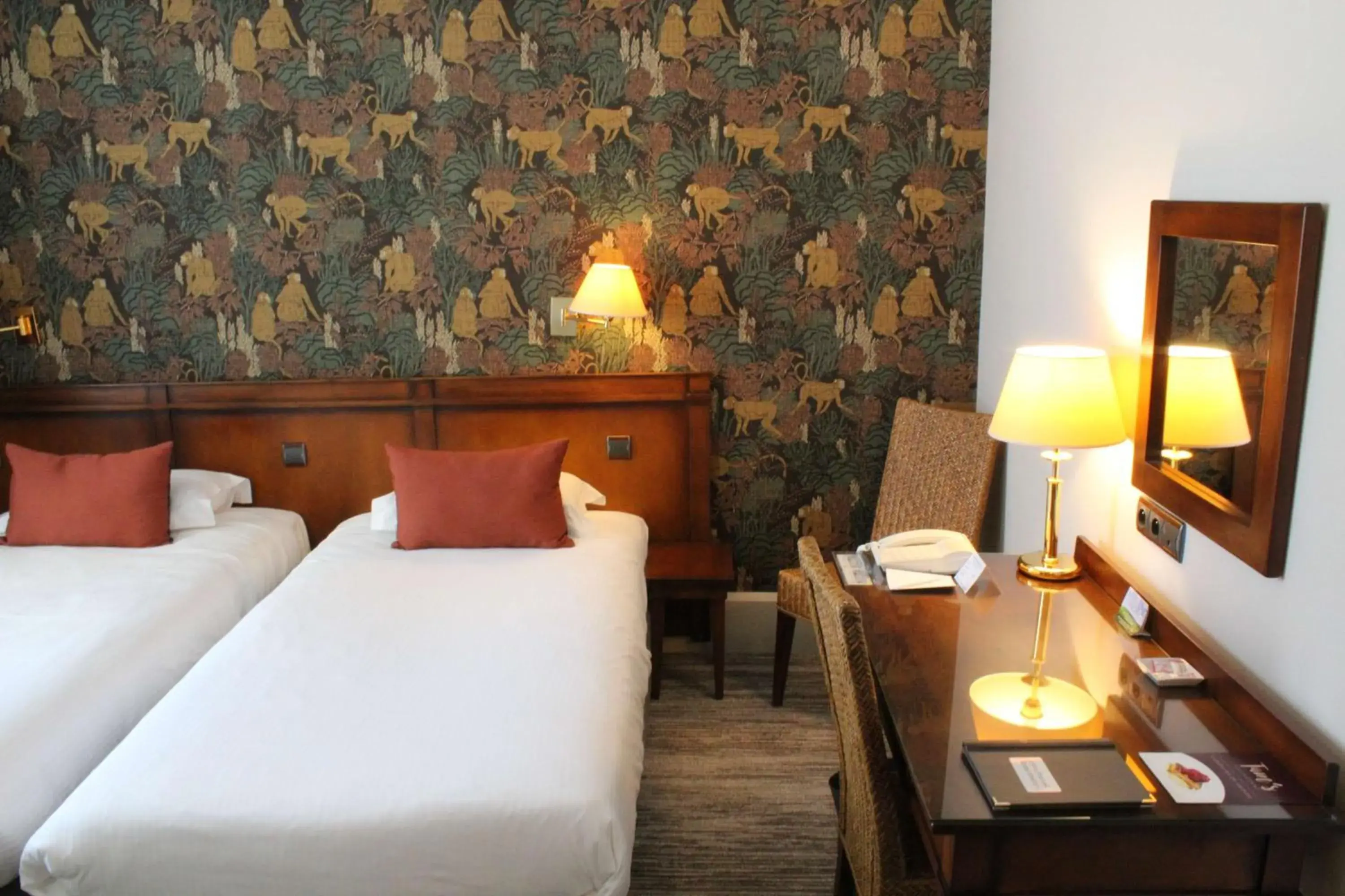 Superior Double Room with Two Single Beds - Non-Smoking in Best Western de Diane Superior Double Room with Two Single Beds - Non-Smoking in Best Western de Diane