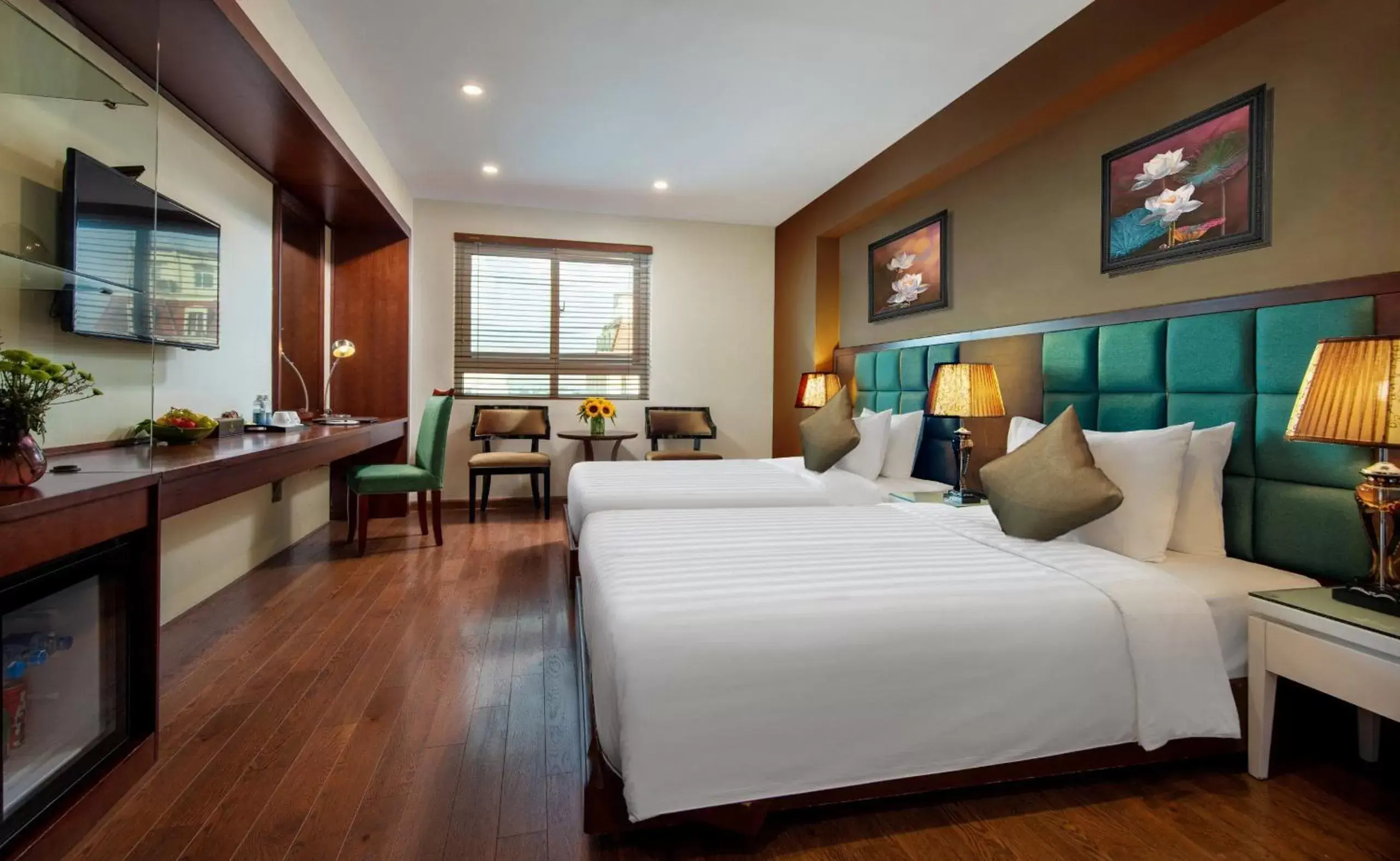 Deluxe Triple Room in Skylark Hotel Deluxe Triple Room in Skylark Hotel