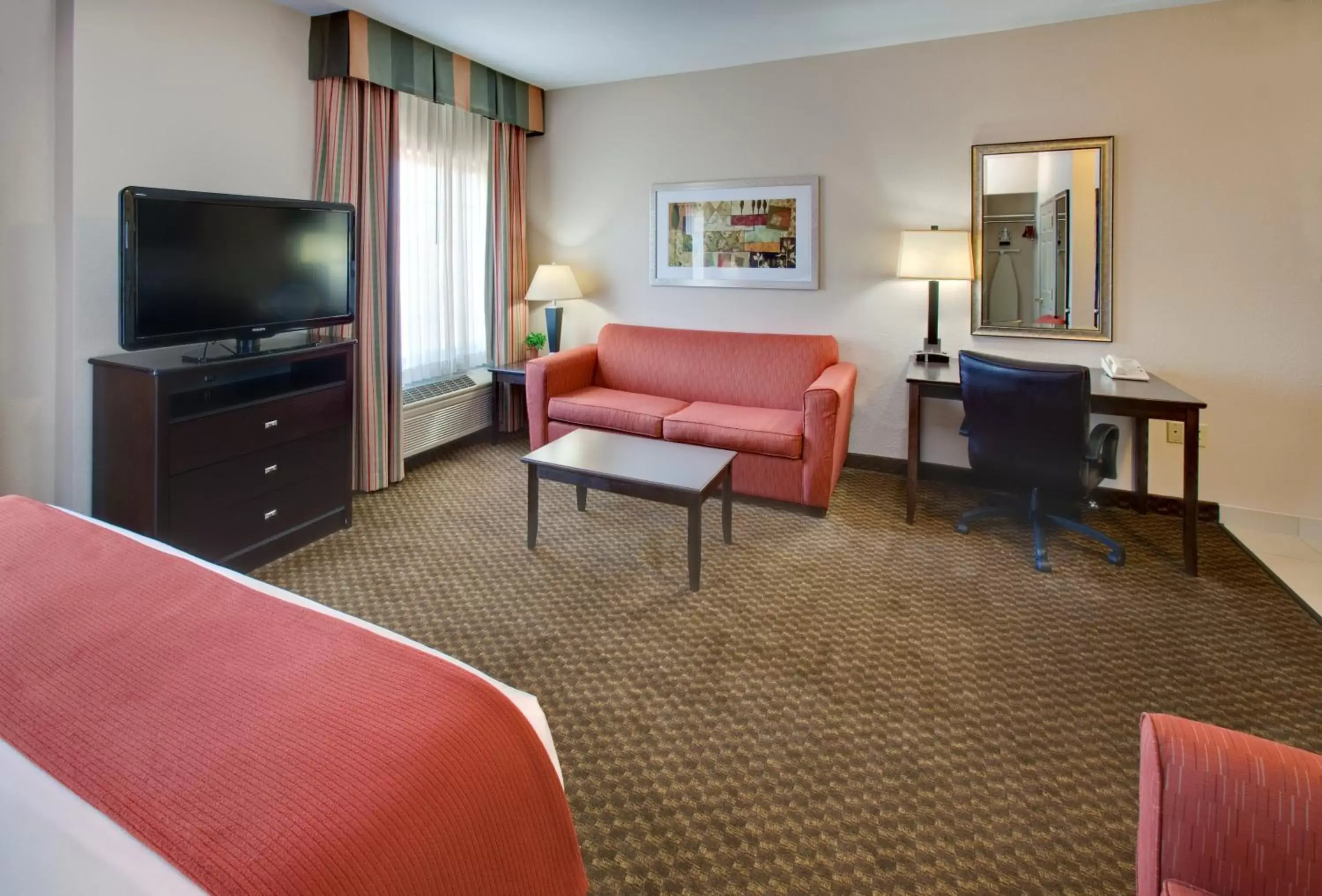 King Room - Non-Smoking in Holiday Inn Express Hotel & Suites Pleasant Prairie-Kenosha, an IHG Hotel King Room - Non-Smoking in Holiday Inn Express Hotel & Suites Pleasant Prairie-Kenosha, an IHG Hotel
