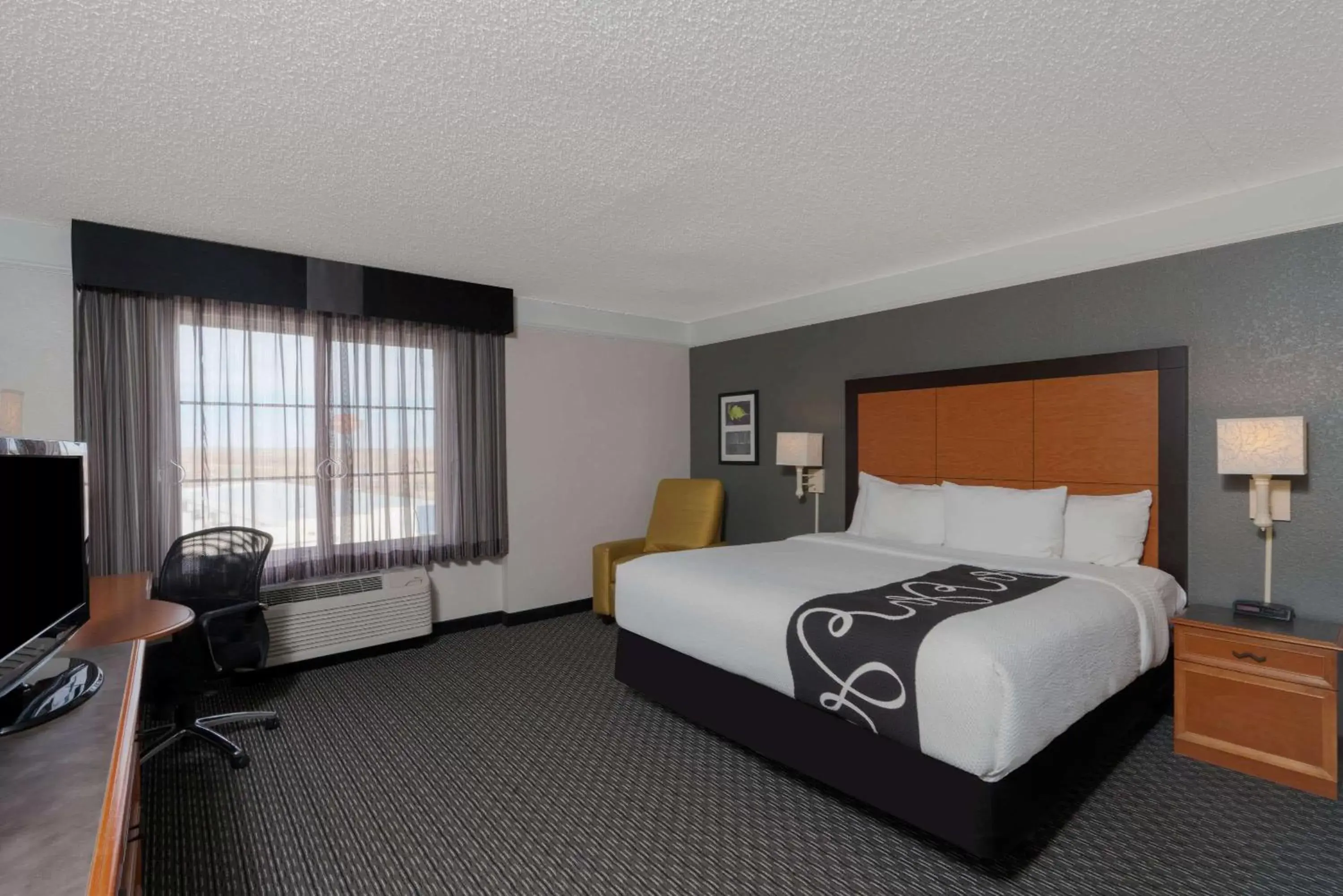 King Room - Disability Access in La Quinta by Wyndham Pueblo King Room - Disability Access in La Quinta by Wyndham Pueblo