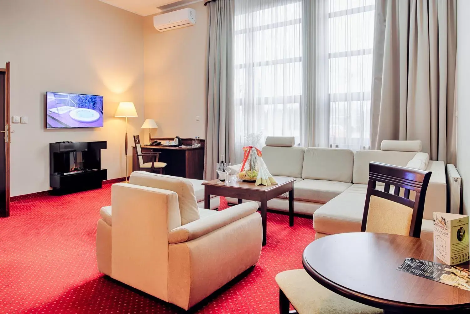 Superior Suite in Grand Royal Hotel Superior Suite in Grand Royal Hotel