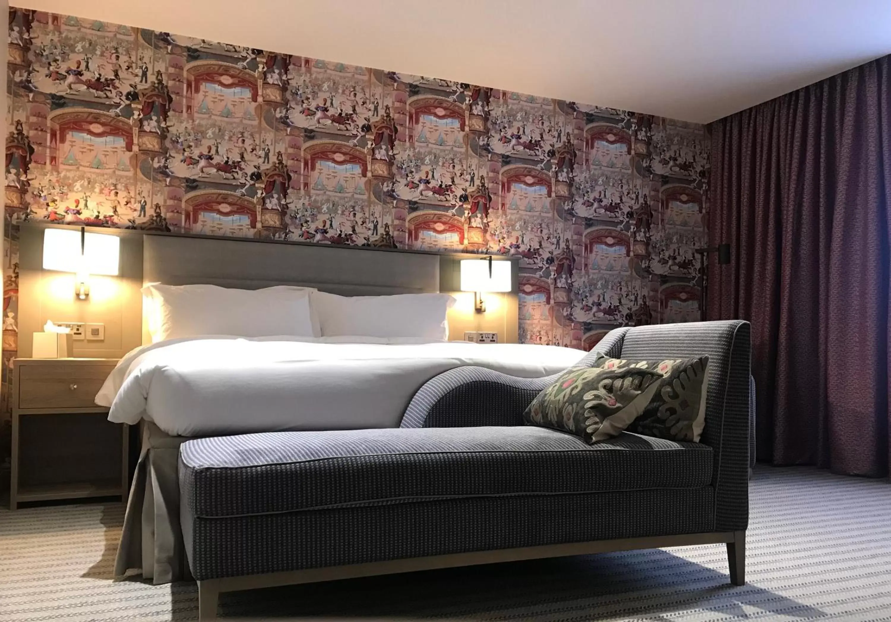 Suite in Pendley Manor Suite in Pendley Manor