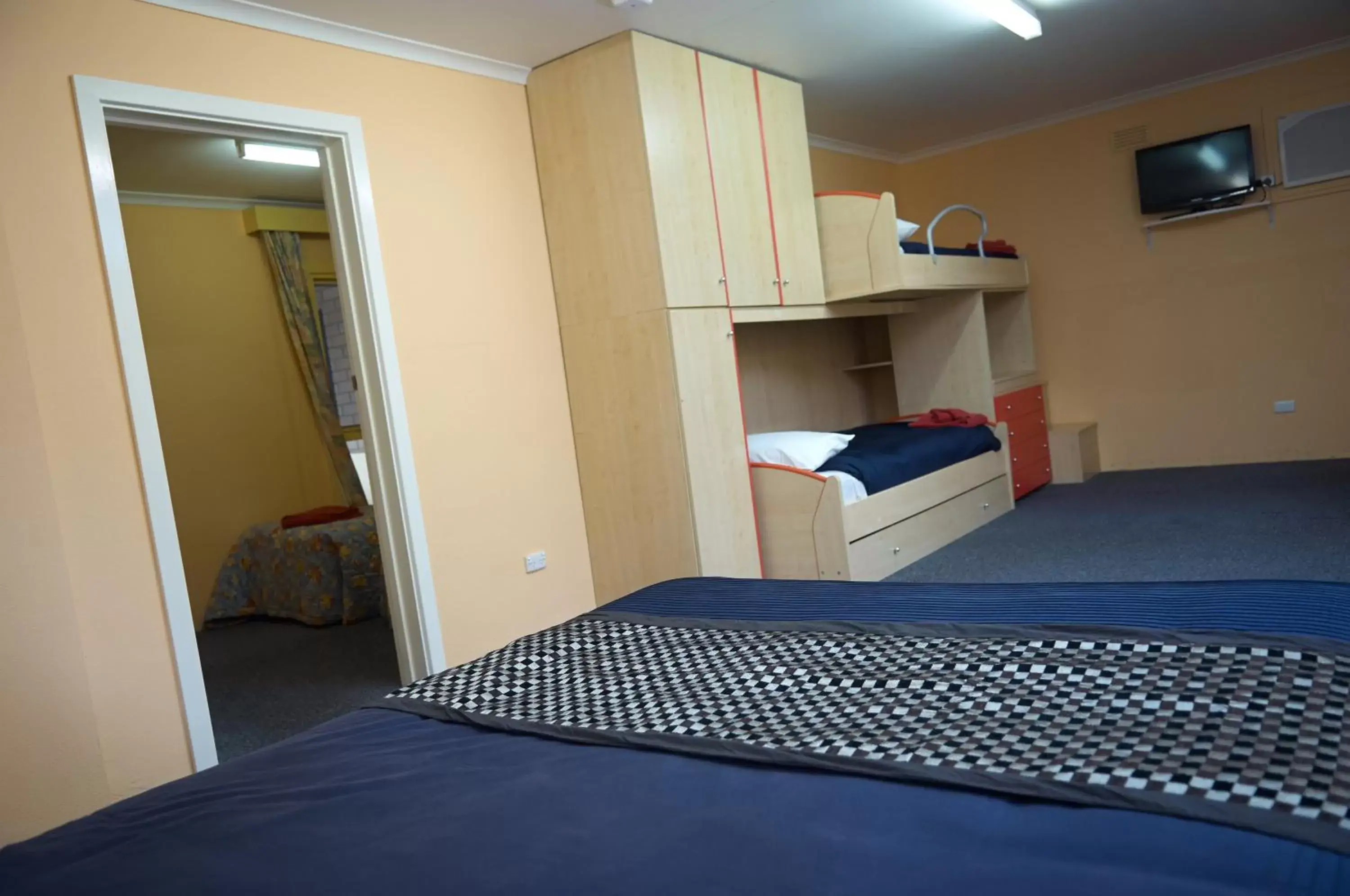 Two-Bedroom Suite in Motel Mount Gambier Two-Bedroom Suite in Motel Mount Gambier