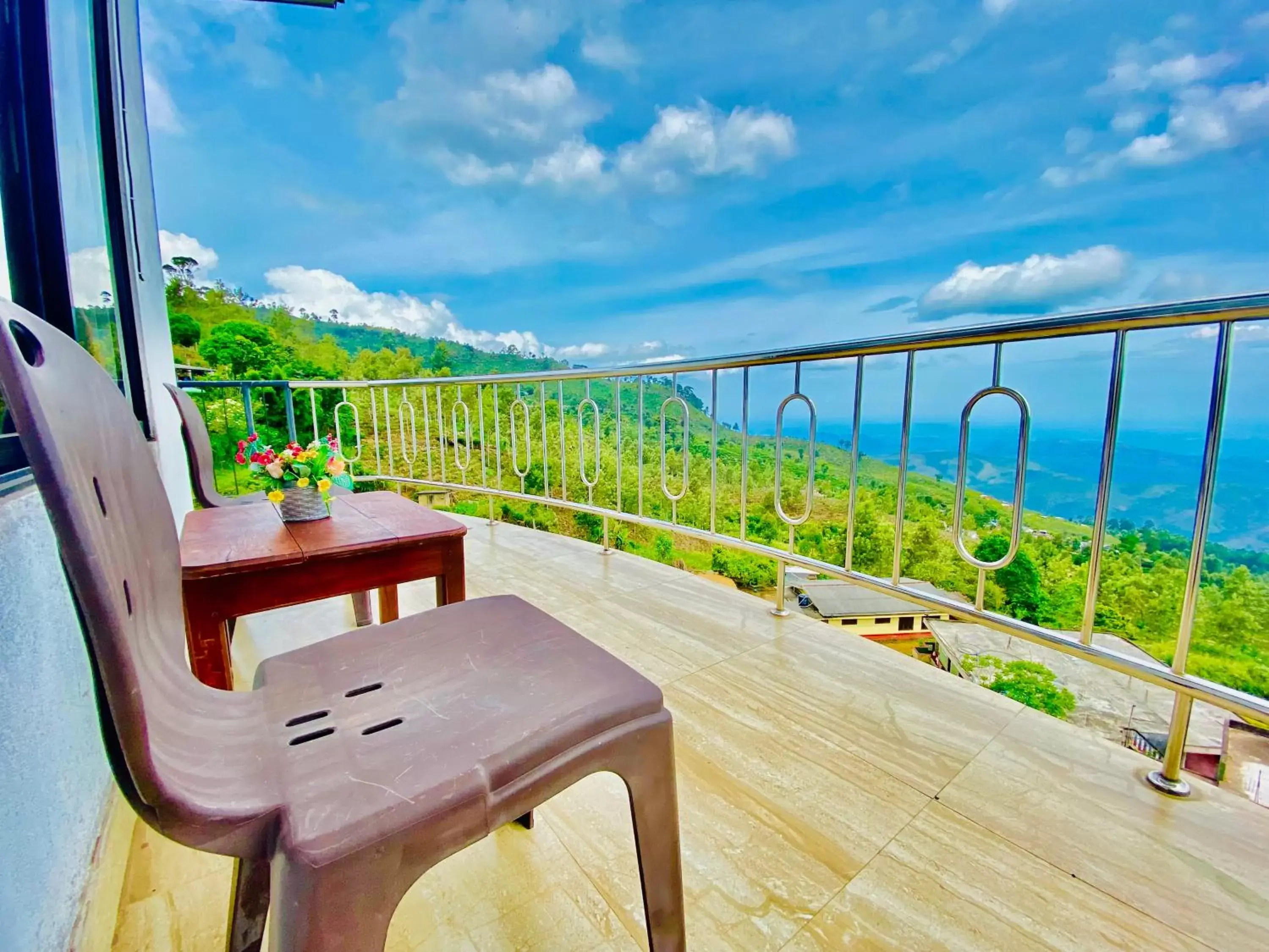 Deluxe Single Room in Srilak View Holiday Inn Deluxe Single Room in Srilak View Holiday Inn