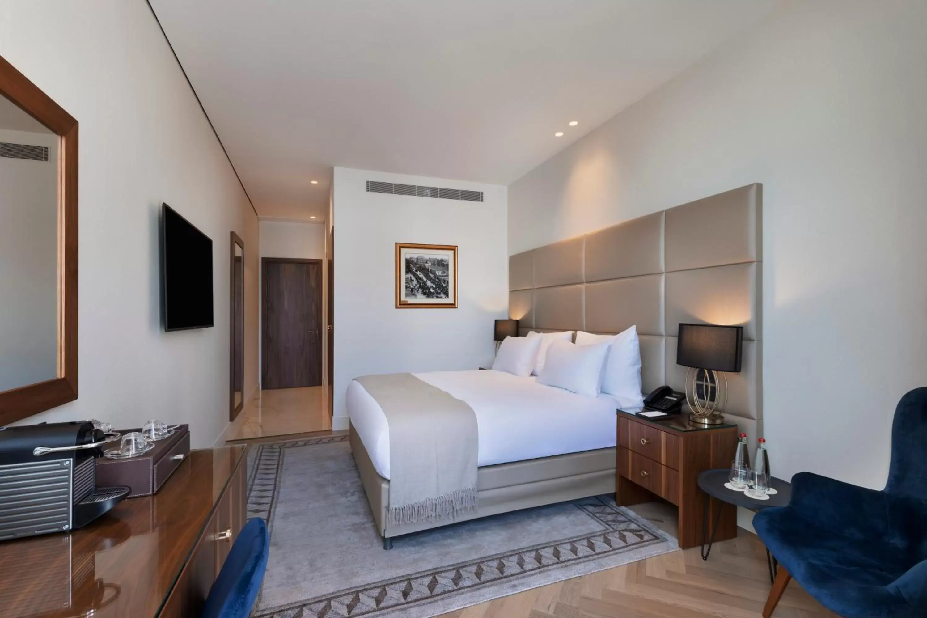 Deluxe Double Room with Side Sea View in Herbert Samuel Opera Tel Aviv Deluxe Double Room with Side Sea View in Herbert Samuel Opera Tel Aviv