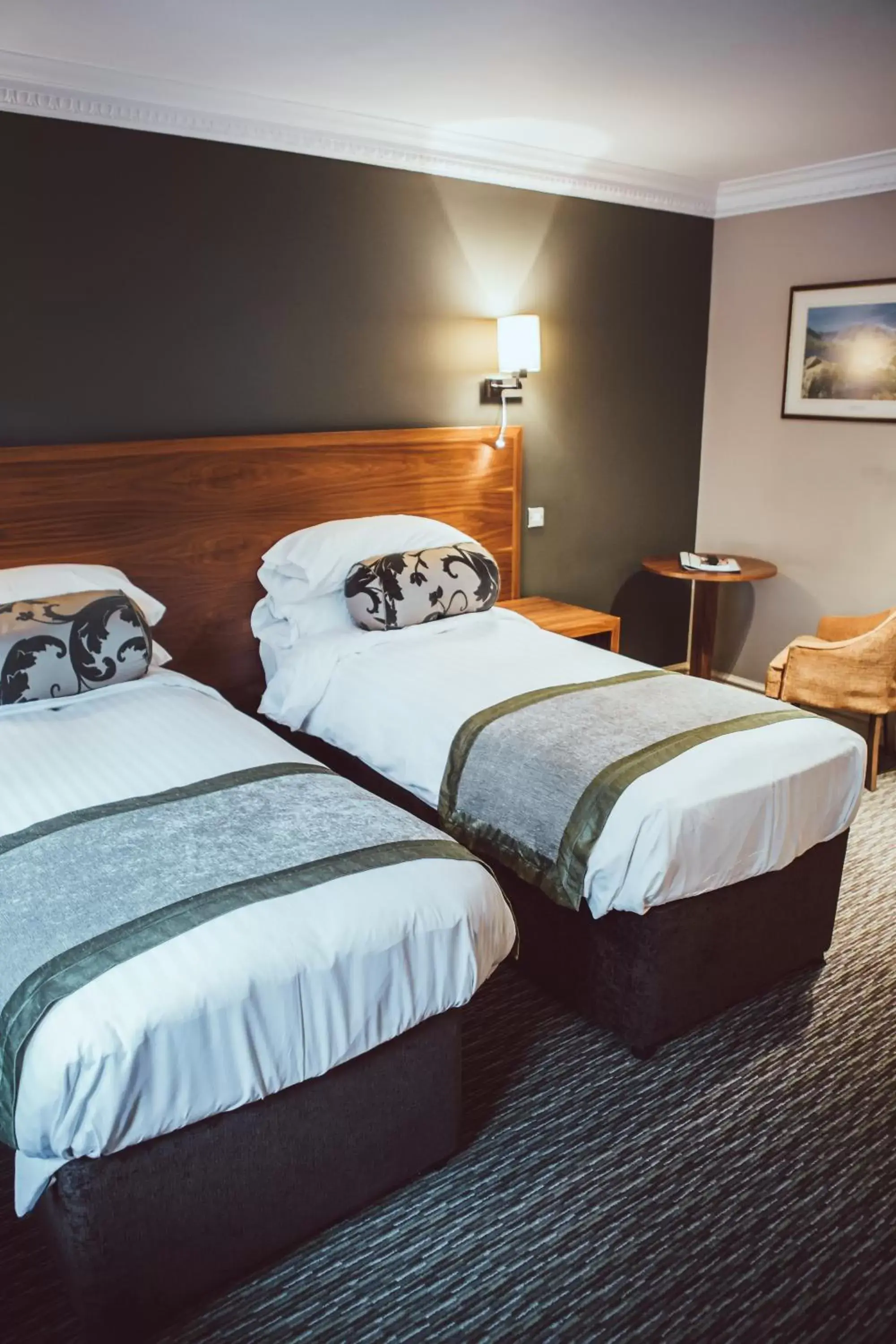 Lodge Twin Room in Royal Oak Hotel Lodge Twin Room in Royal Oak Hotel