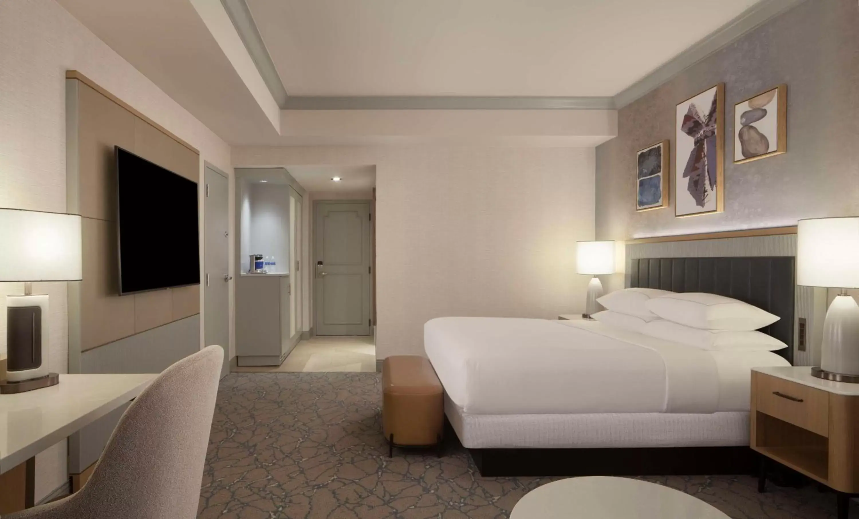 Jadewaters Towers King Room with Sofa Bed and City View in Hilton Anatole Jadewaters Towers King Room with Sofa Bed and City View in Hilton Anatole