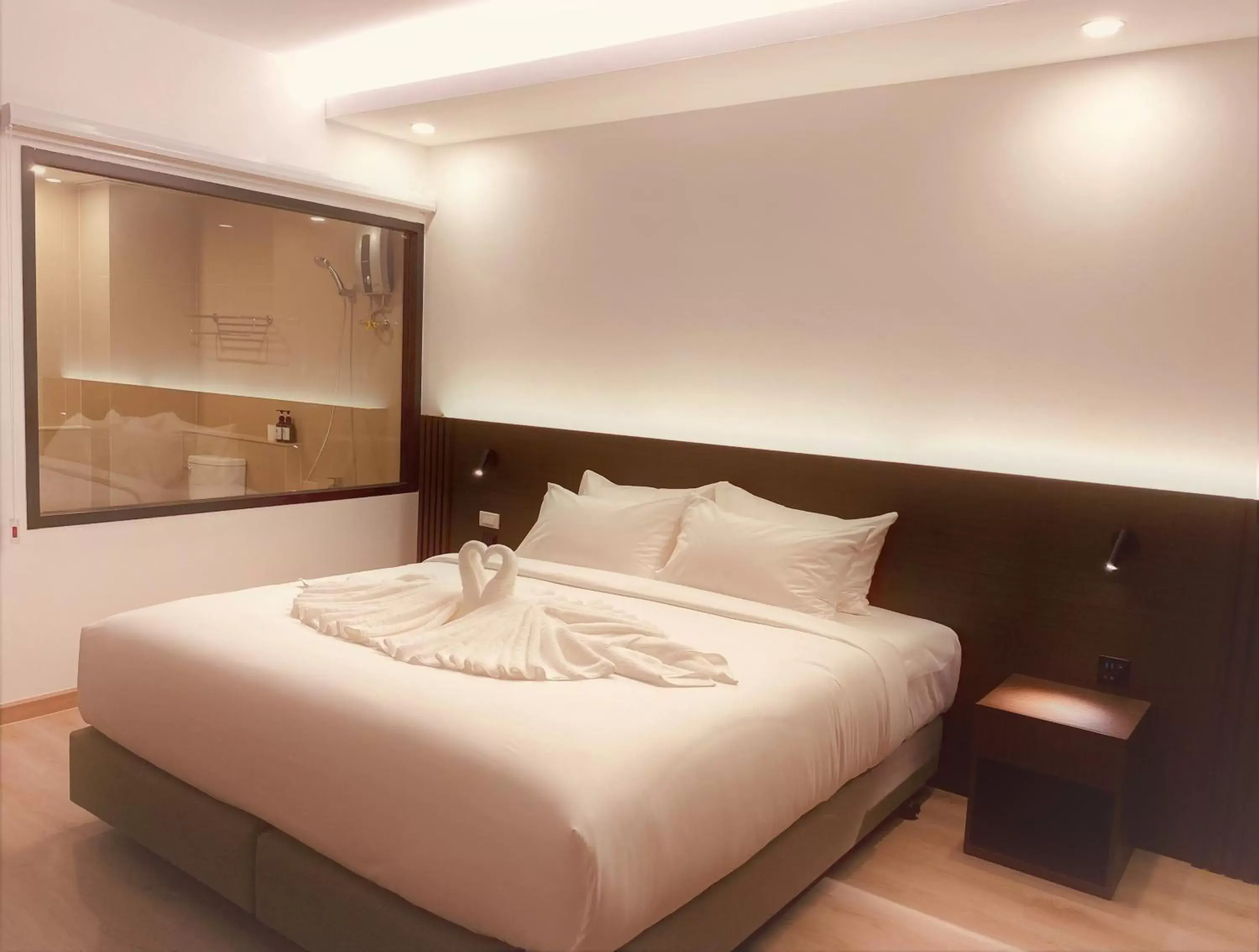 Deluxe Double Room with Bath in GEEN Hotel Chonburi Deluxe Double Room with Bath in GEEN Hotel Chonburi