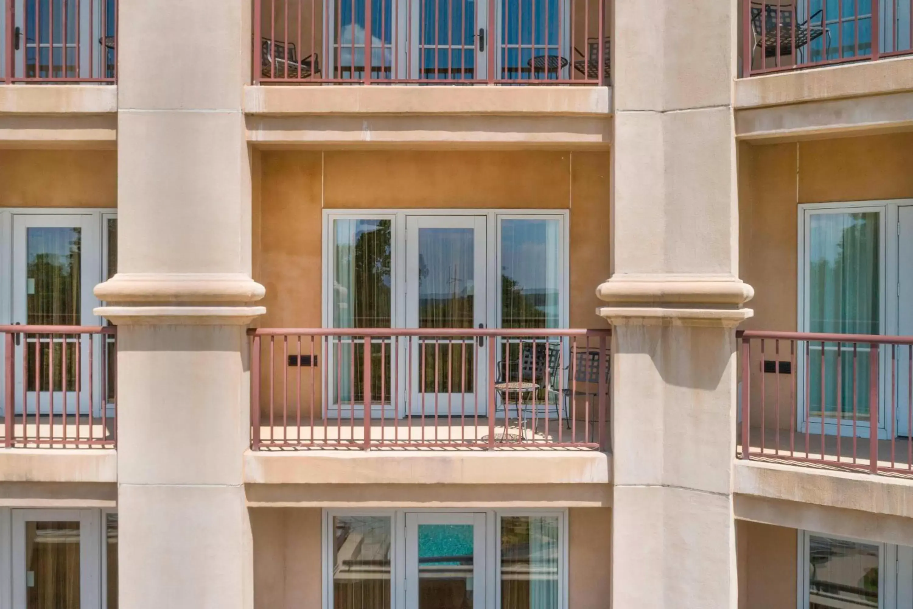 Guest Room in Marriott Shoals Hotel & Spa Guest Room in Marriott Shoals Hotel & Spa