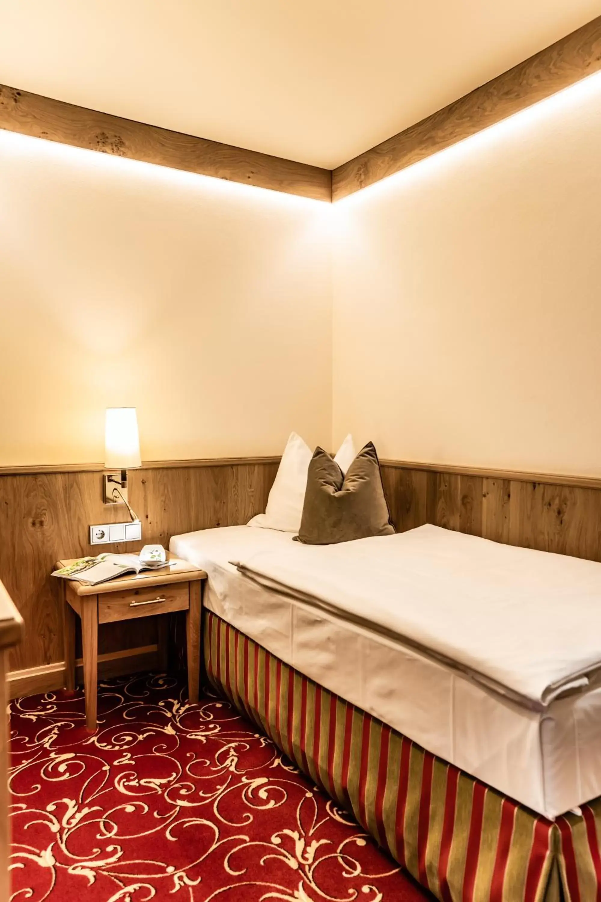 Triple Room Street View in Hotel Hubertushof Triple Room Street View in Hotel Hubertushof