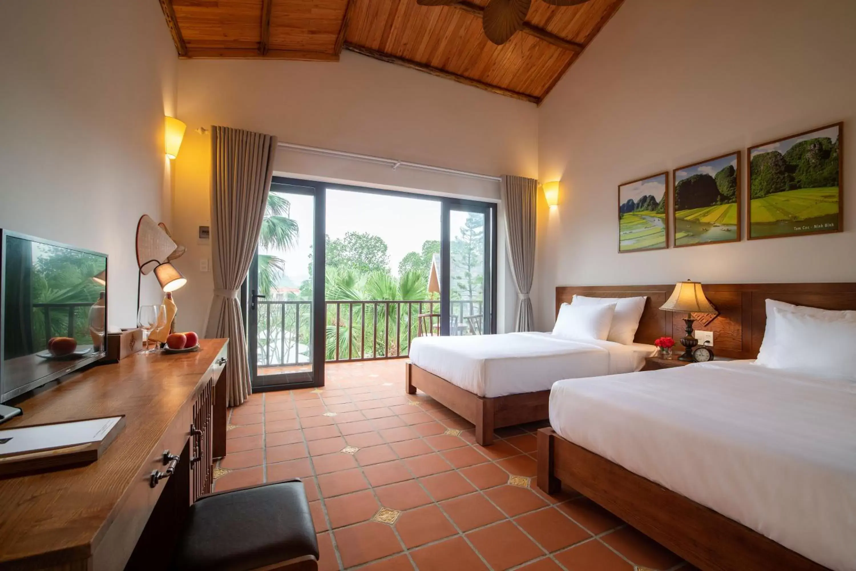 Deluxe Double or Twin Room with Garden View in Bai Dinh Garden Resort & Spa Deluxe Double or Twin Room with Garden View in Bai Dinh Garden Resort & Spa
