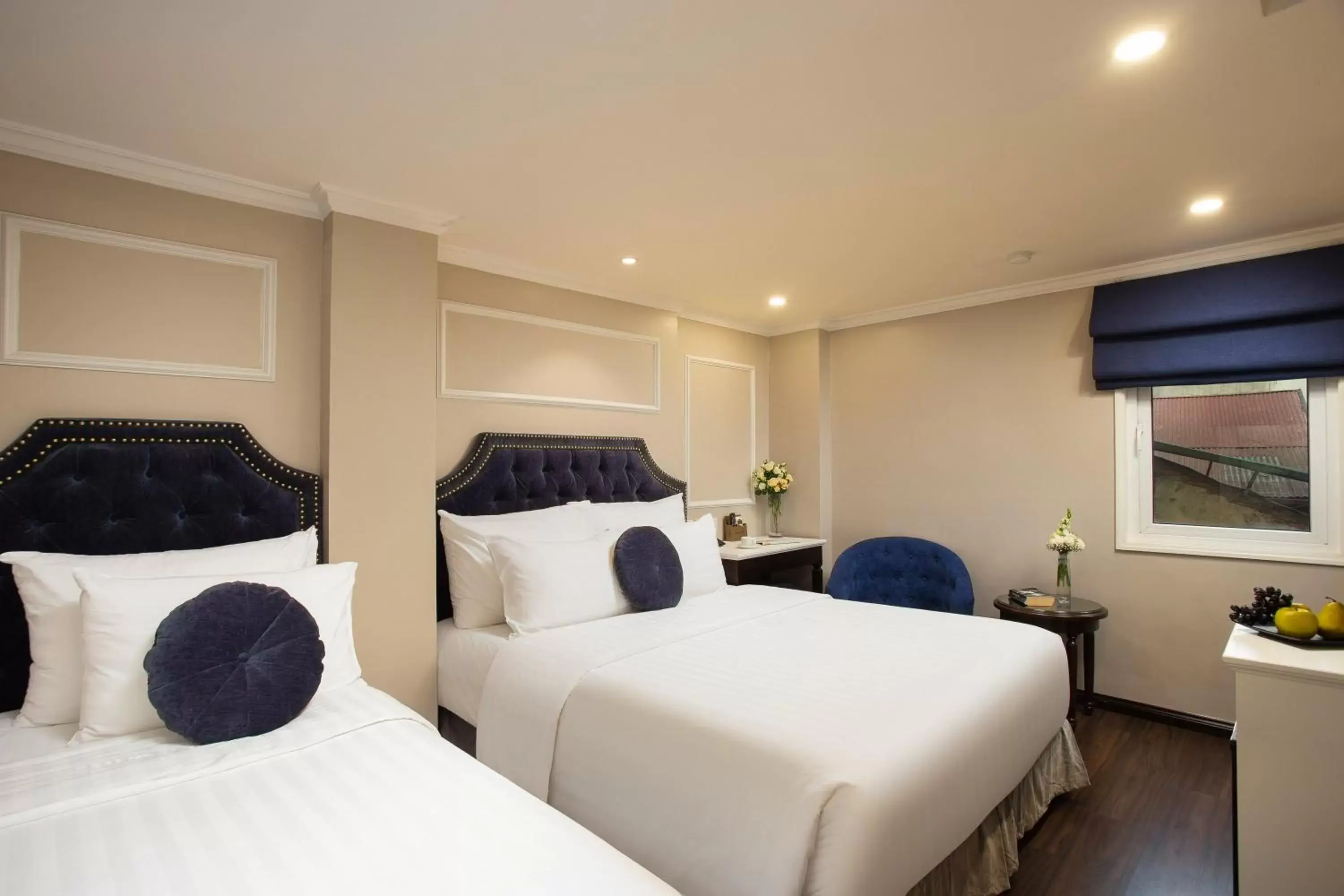 Deluxe Triple Room with View in Flora Centre Hotel & Spa Deluxe Triple Room with View in Flora Centre Hotel & Spa