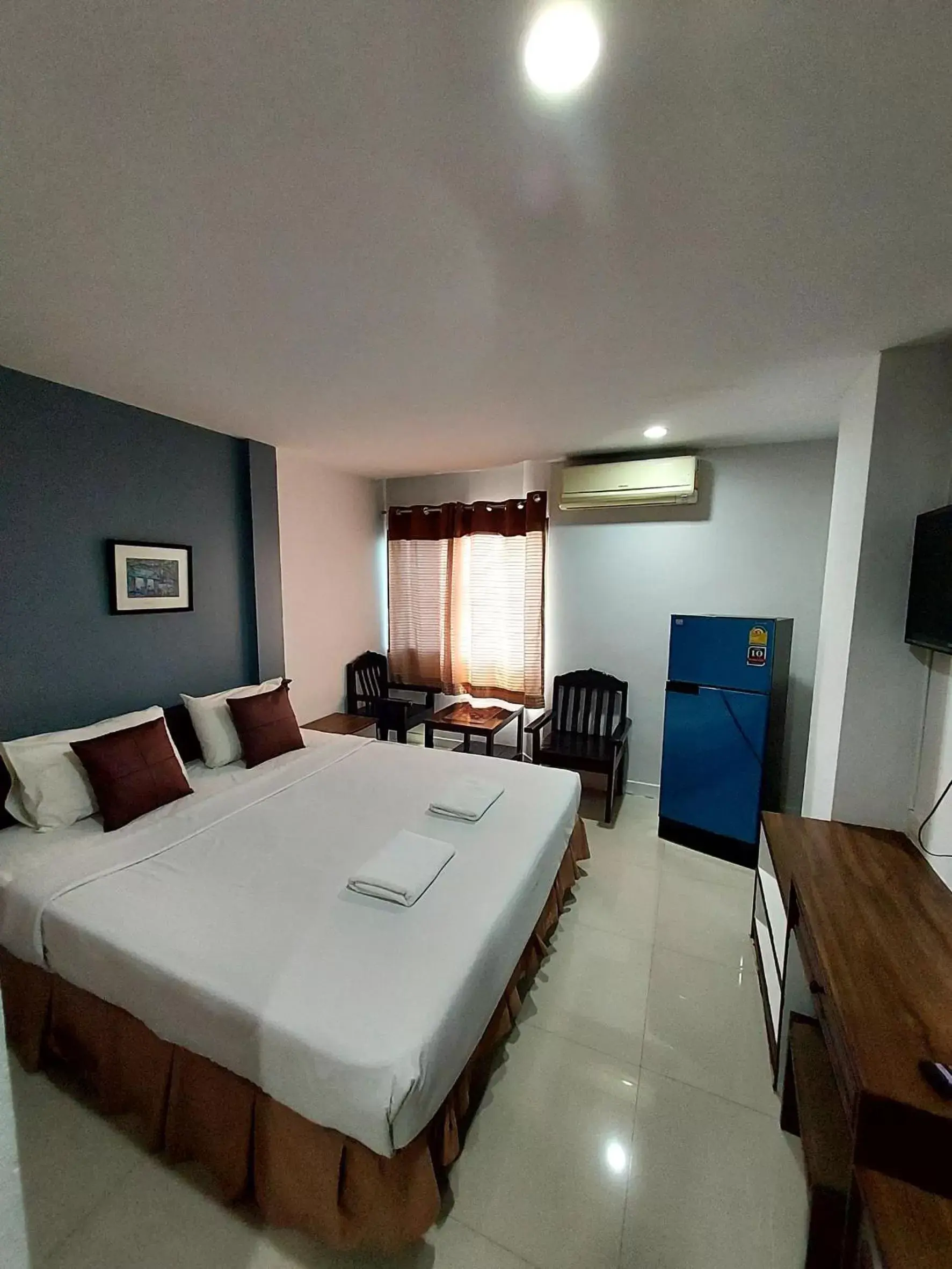 Deluxe Queen Room in Traveller Inn Hotel Deluxe Queen Room in Traveller Inn Hotel