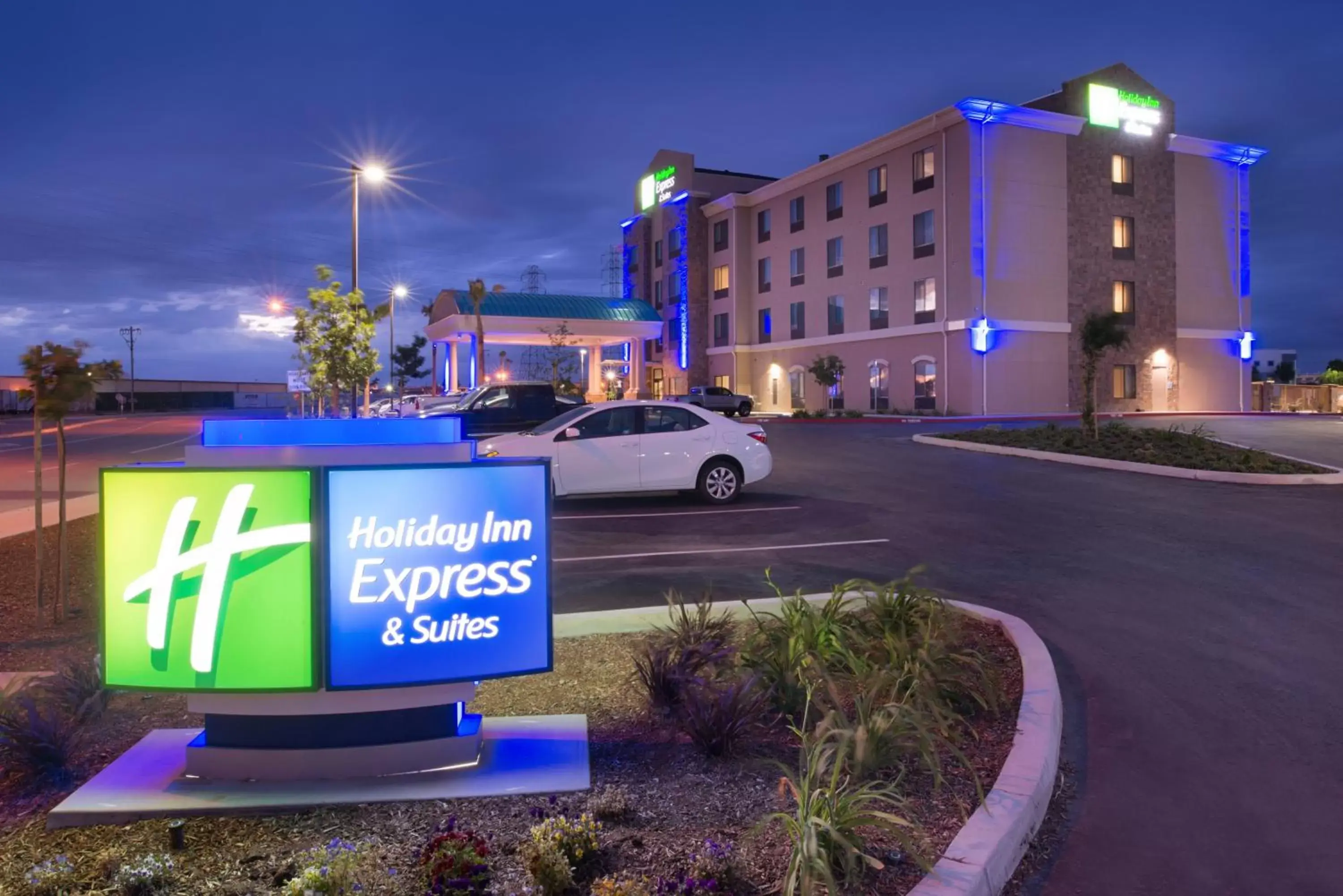 Holiday Inn Express & Suites Bakersfield Airport by IHG Holiday Inn Express & Suites Bakersfield Airport by IHG