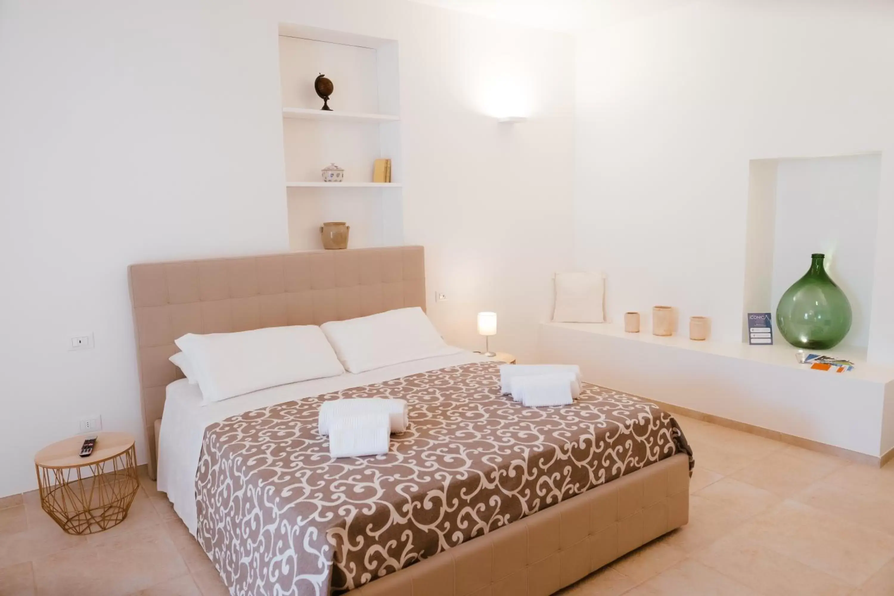 Deluxe Double Room in Iconica Luxury Suites Deluxe Double Room in Iconica Luxury Suites