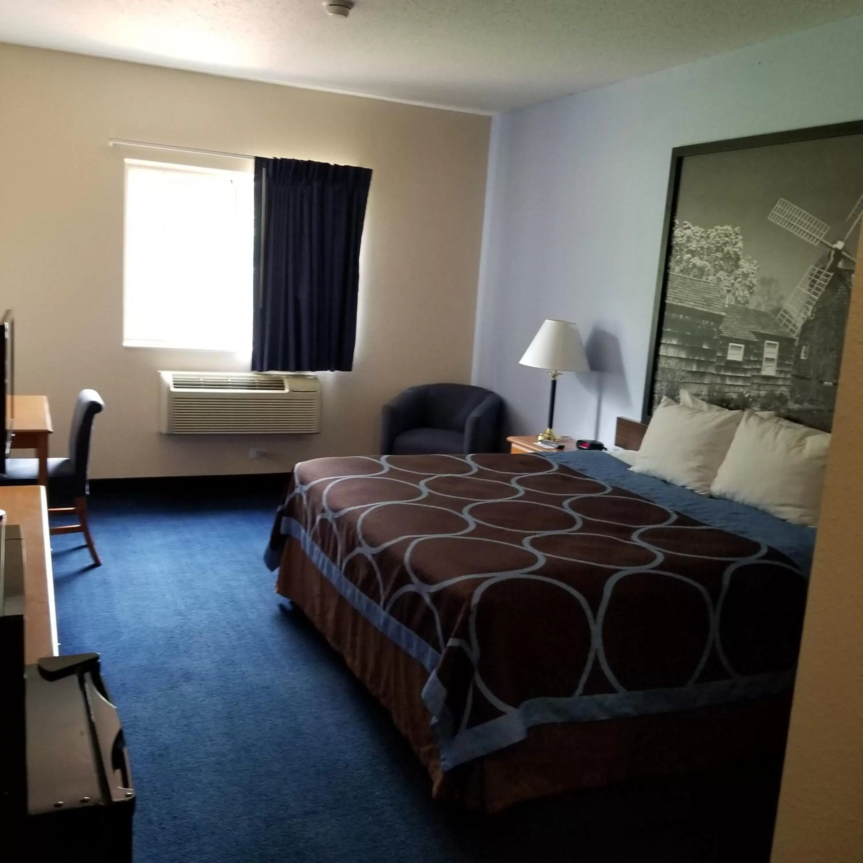 1 King Bed, Mobility/Hearing Accessible Room, Roll-In Shower, Non-Smoking
in Super 8 by Wyndham Cobleskill NY 1 King Bed, Mobility/Hearing Accessible Room, Roll-In Shower, Non-Smoking
in Super 8 by Wyndham Cobleskill NY