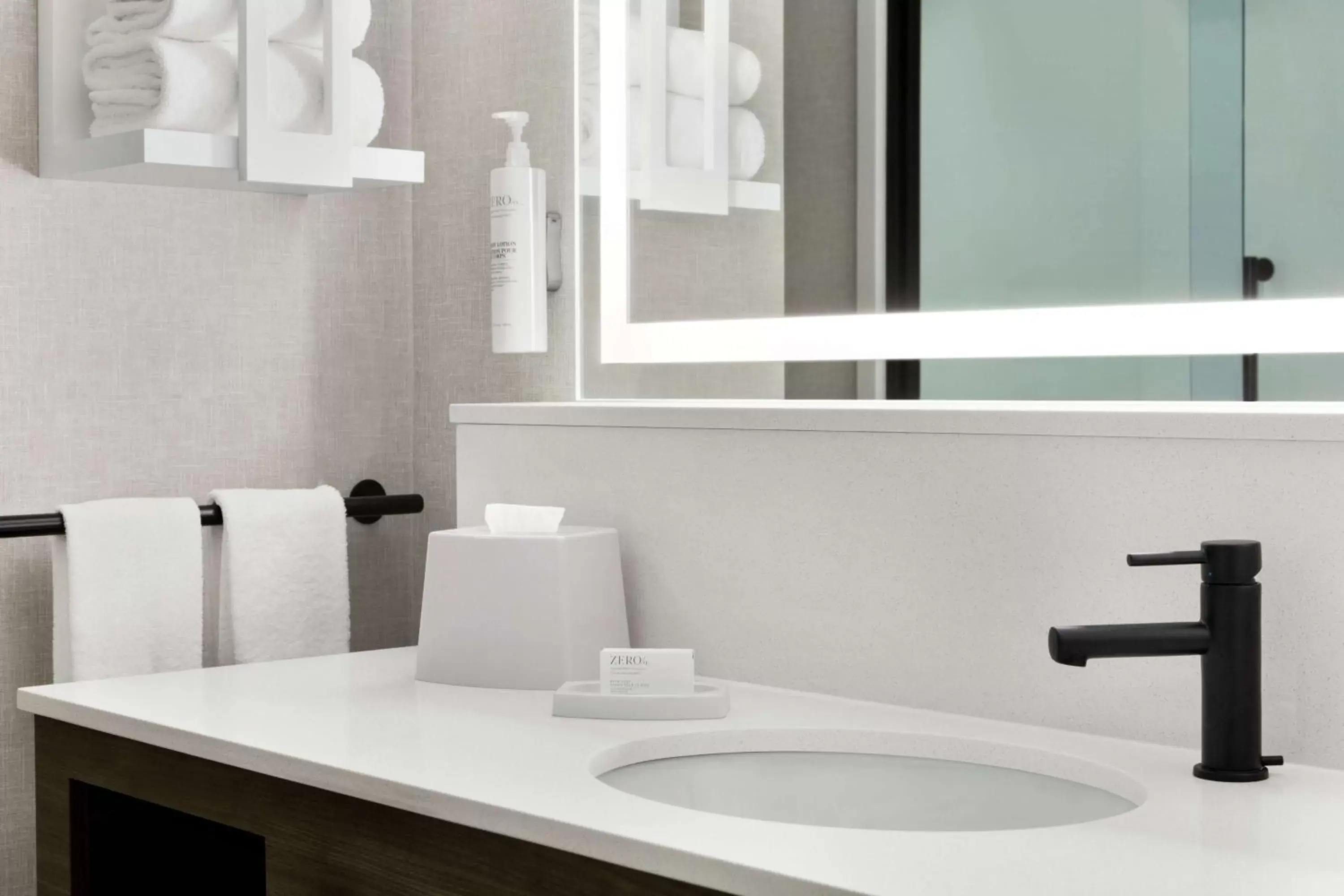 King Circular Suite with Bath Tub in Hampton Inn & Suites Greenville-Downtown-Riverplace King Circular Suite with Bath Tub in Hampton Inn & Suites Greenville-Downtown-Riverplace