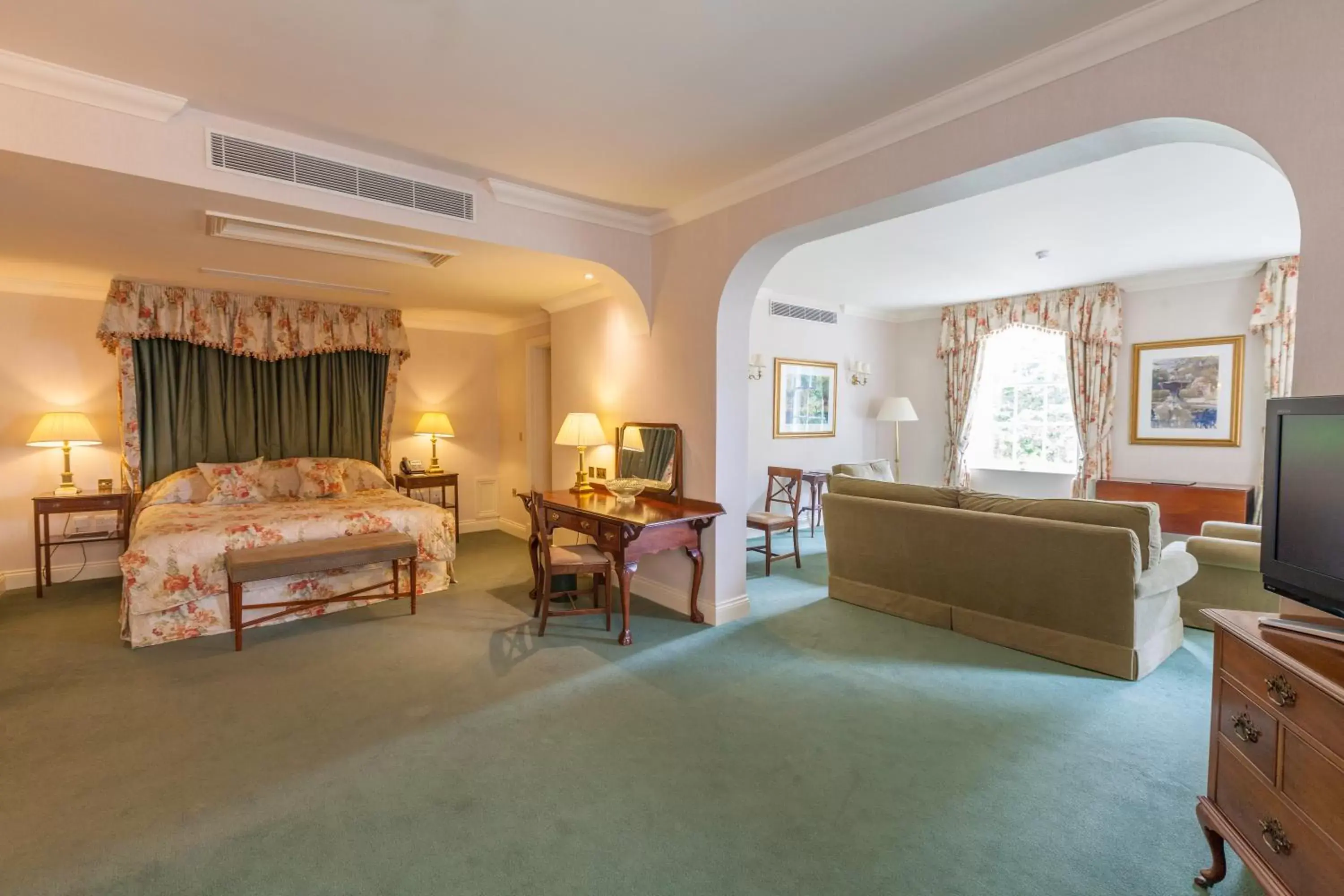 Parkland Suite in Luton Hoo Hotel, Golf and Spa Parkland Suite in Luton Hoo Hotel, Golf and Spa
