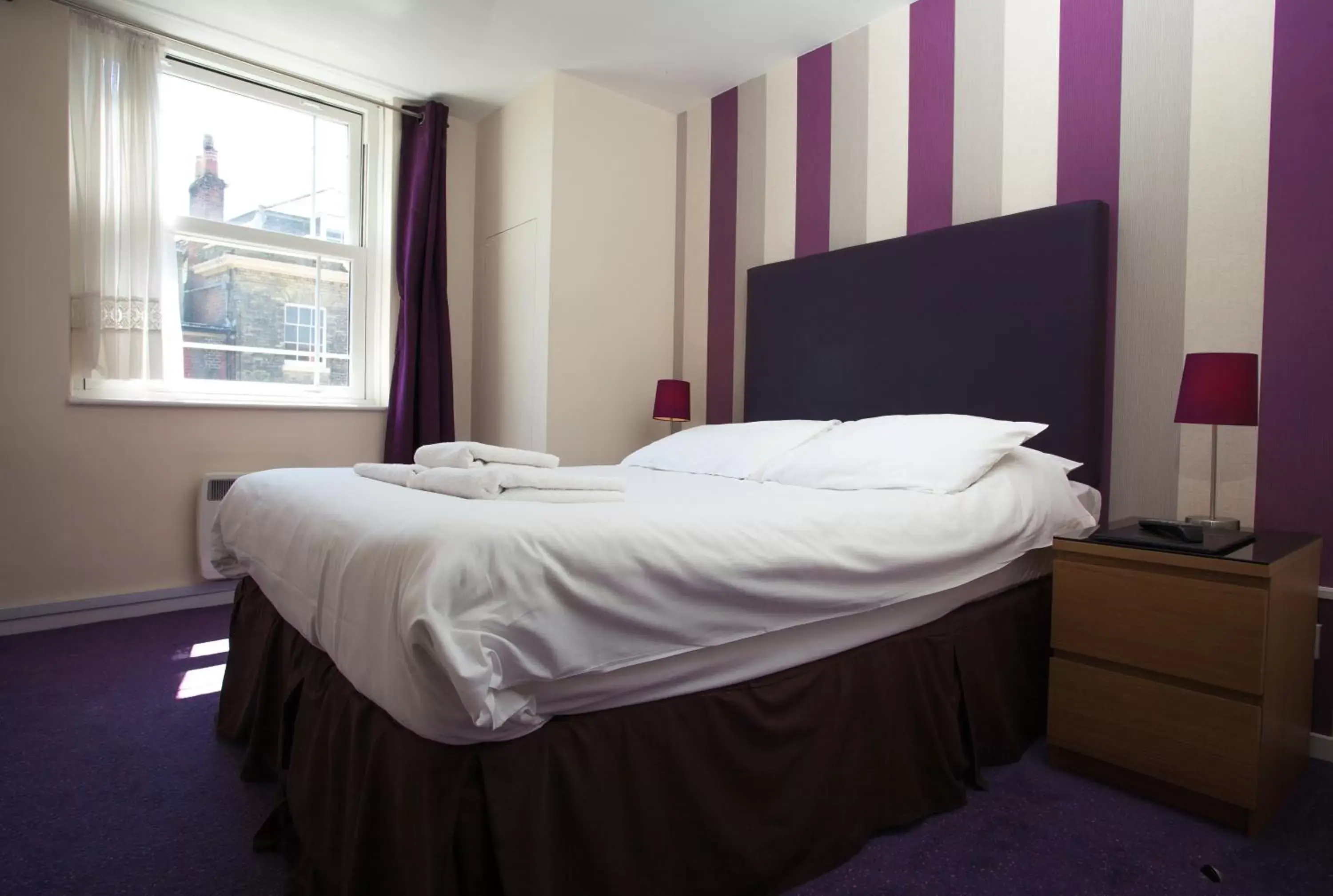 Double Room with Shared Bathroom in Duke of Buckingham Double Room with Shared Bathroom in Duke of Buckingham
