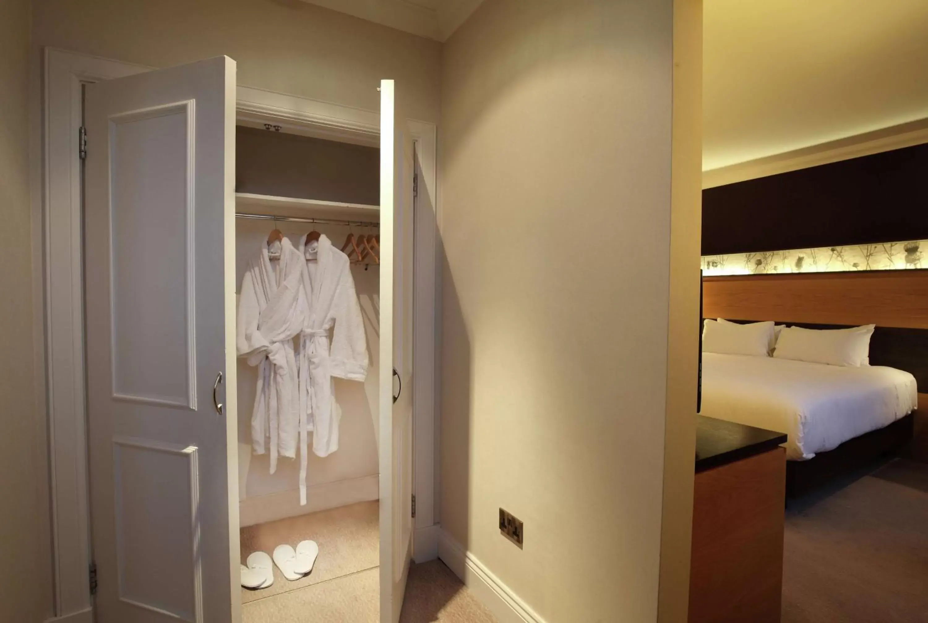 Superior King Suite in DoubleTree by Hilton Dunblane Hydro Hotel Superior King Suite in DoubleTree by Hilton Dunblane Hydro Hotel