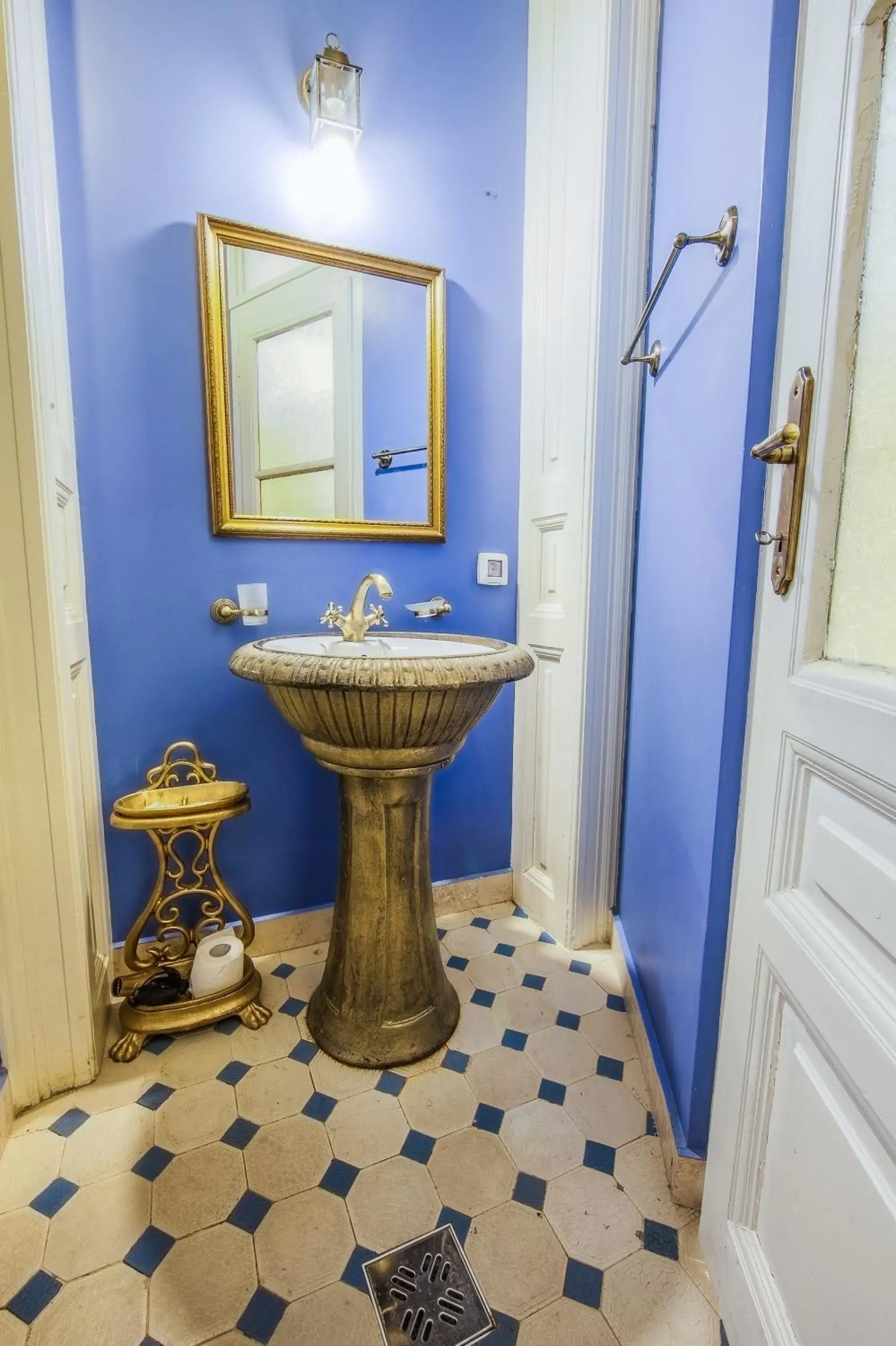 Deluxe Double Room in Residence Central Annapolis Deluxe Double Room in Residence Central Annapolis