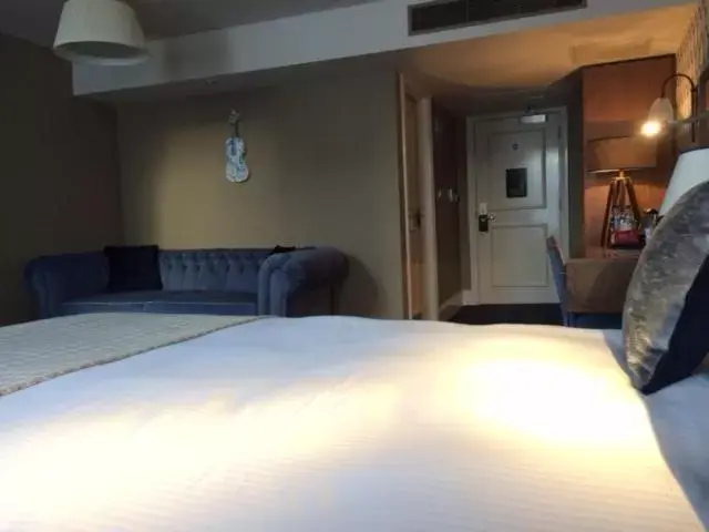 Family Room in The Crown Wetherspoon Family Room in The Crown Wetherspoon