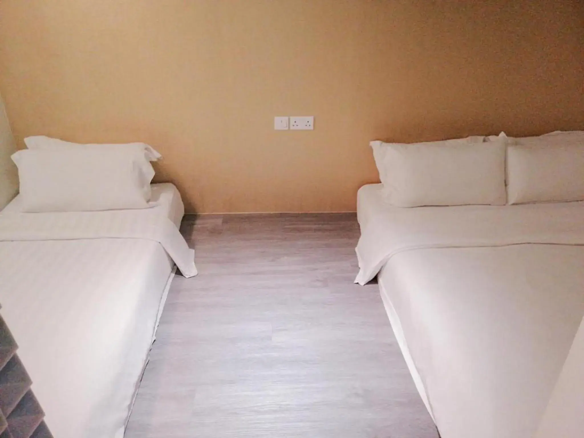 Standard Triple Room in Hotel Calmo Chinatown Standard Triple Room in Hotel Calmo Chinatown