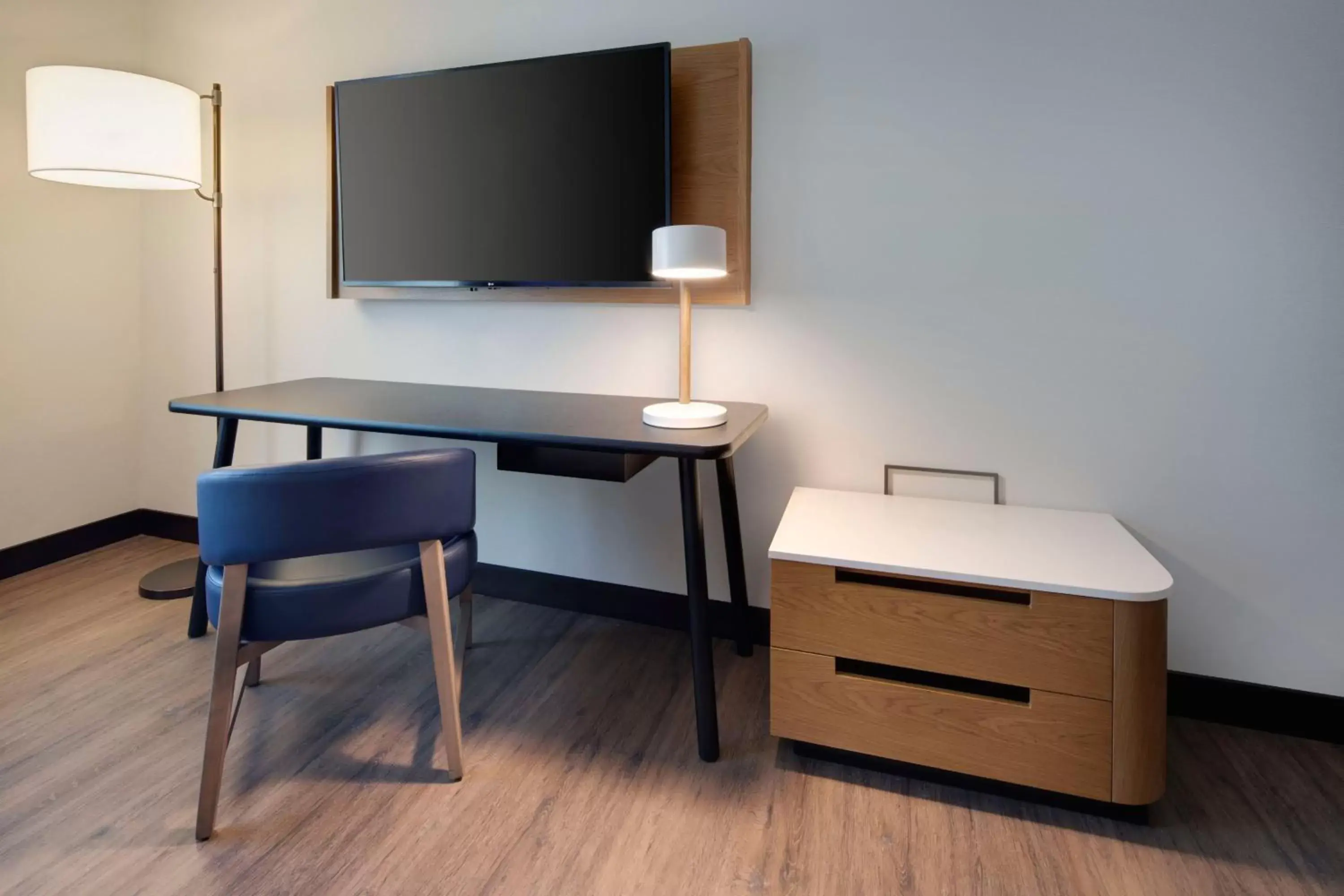 King Suite with Sofa Bed and Roll-in Shower - Mobility and Hearing Accessible in Fairfield by Marriott Inn & Suites Franklin Cool Springs King Suite with Sofa Bed and Roll-in Shower - Mobility and Hearing Accessible in Fairfield by Marriott Inn & Suites Franklin Cool Springs