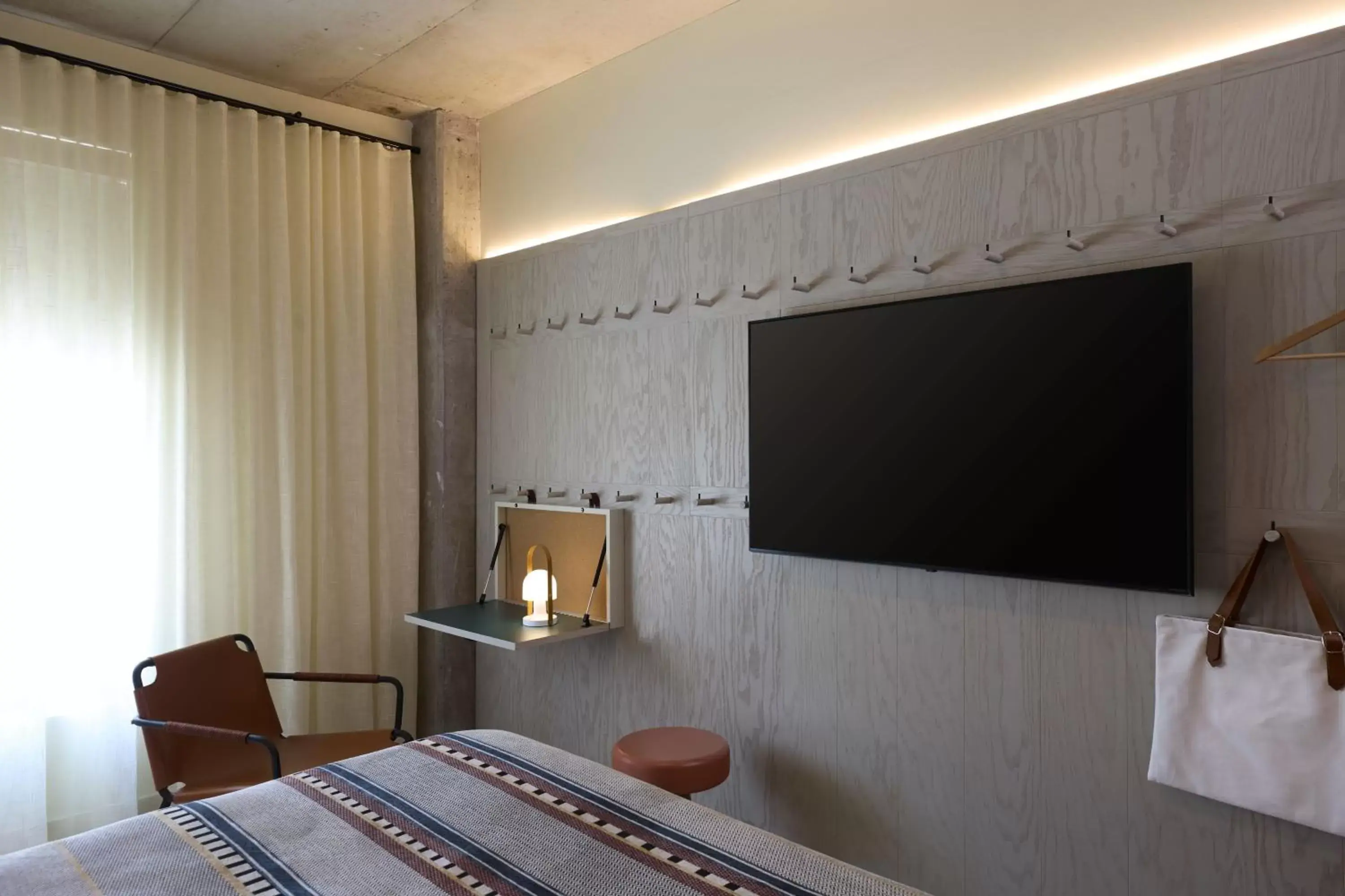 King Room in Moxy Charleston Downtown King Room in Moxy Charleston Downtown