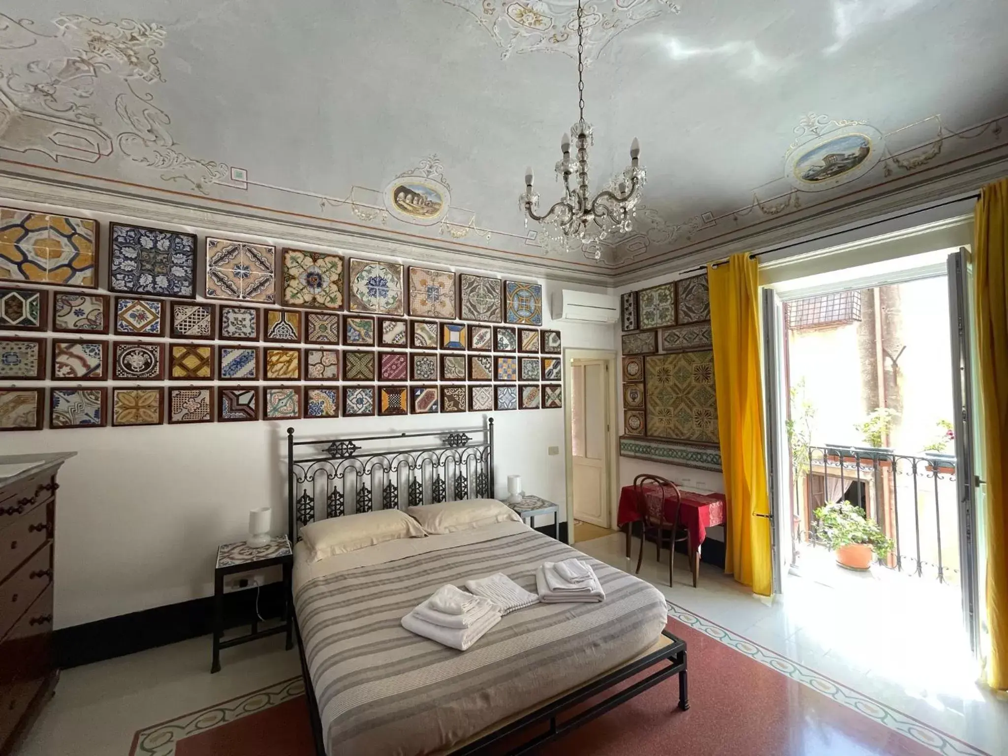 King Room with Balcony in Stanze al Genio B&B King Room with Balcony in Stanze al Genio B&B