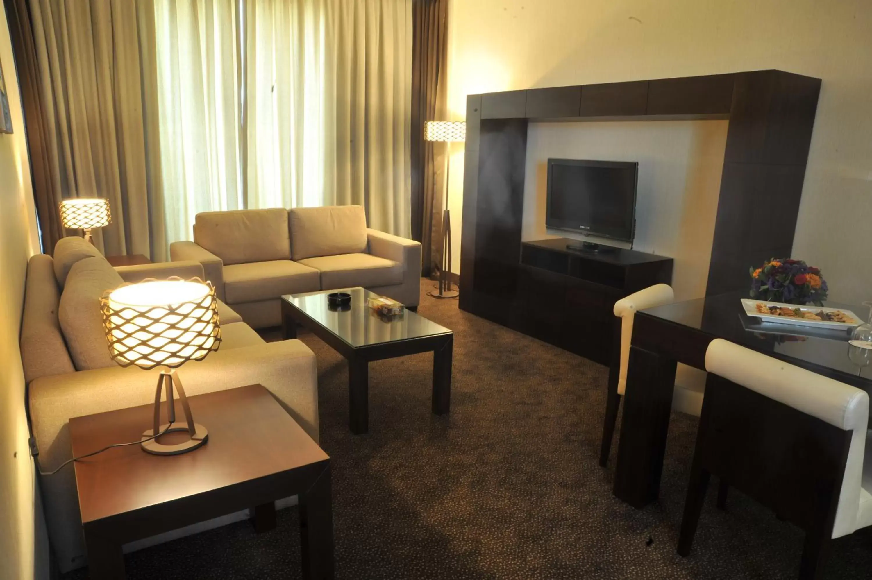 Diplomatic Suite With City View in Lancaster Raouche Hotel Diplomatic Suite With City View in Lancaster Raouche Hotel