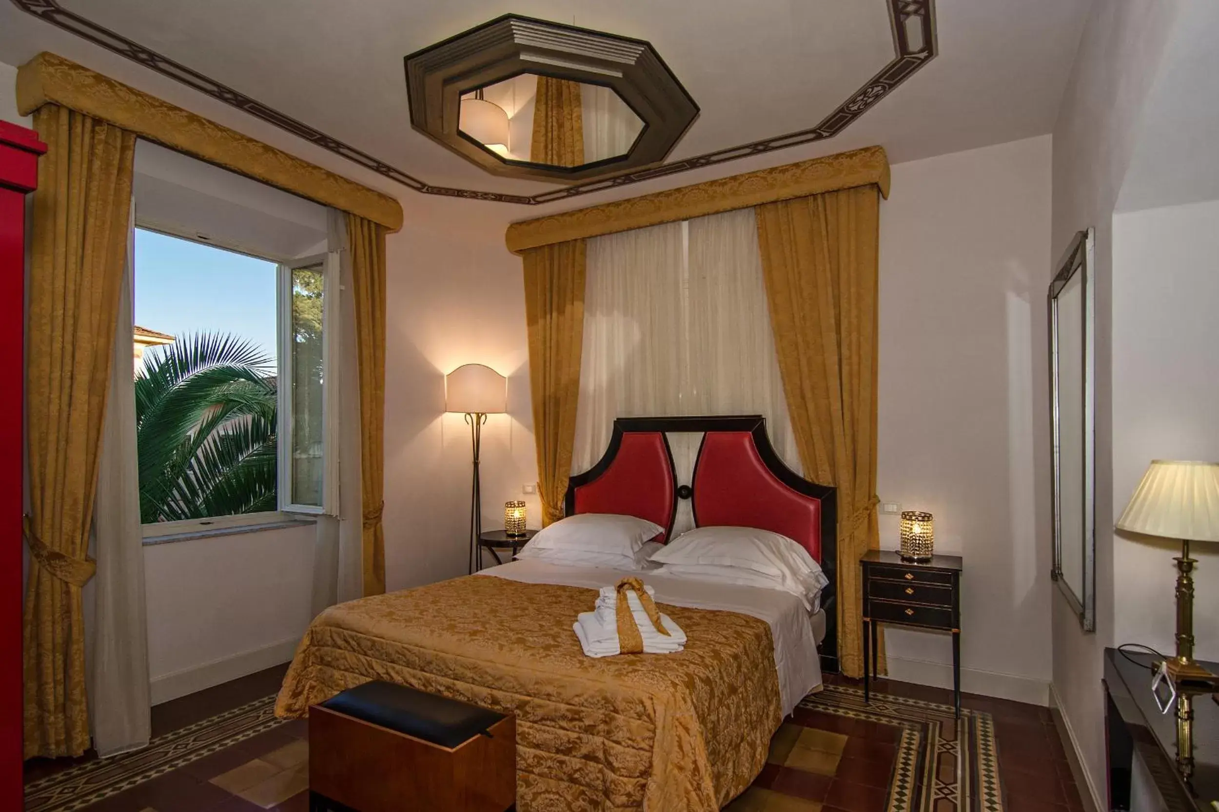 Junior Suite in Lucca in Azzurro Maison de Charme Junior Suite in Lucca in Azzurro Maison de Charme