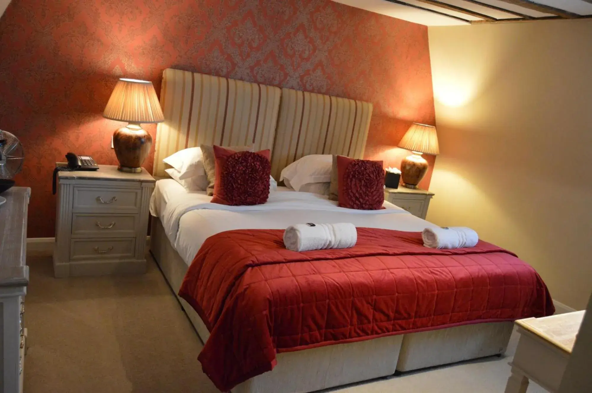 Deluxe Twin Room in Le Bouchon Brasserie & Hotel Deluxe Twin Room in Le Bouchon Brasserie & Hotel