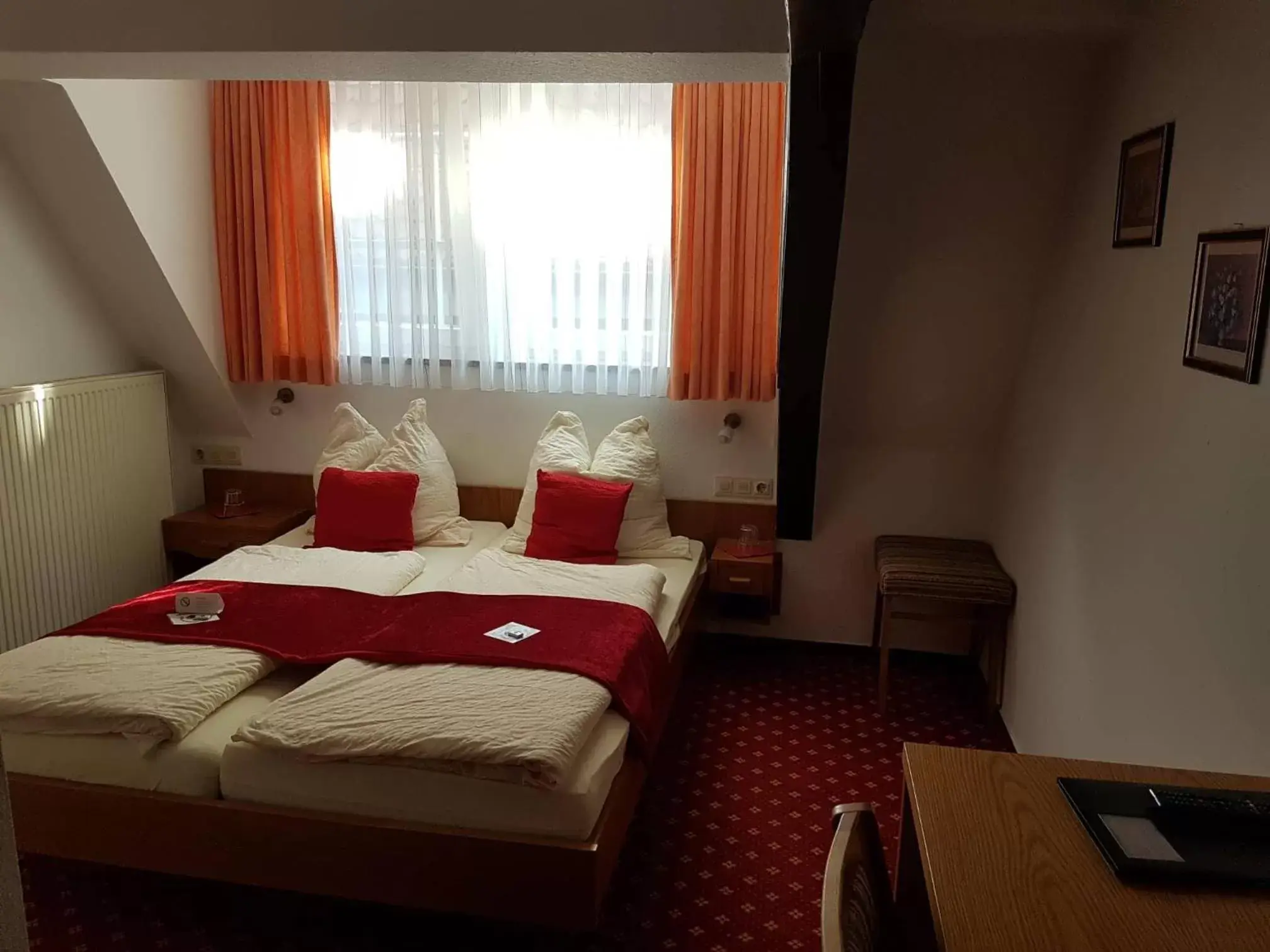 Small Double Room - single occupancy - Attic in Hotel Traube Small Double Room - single occupancy - Attic in Hotel Traube