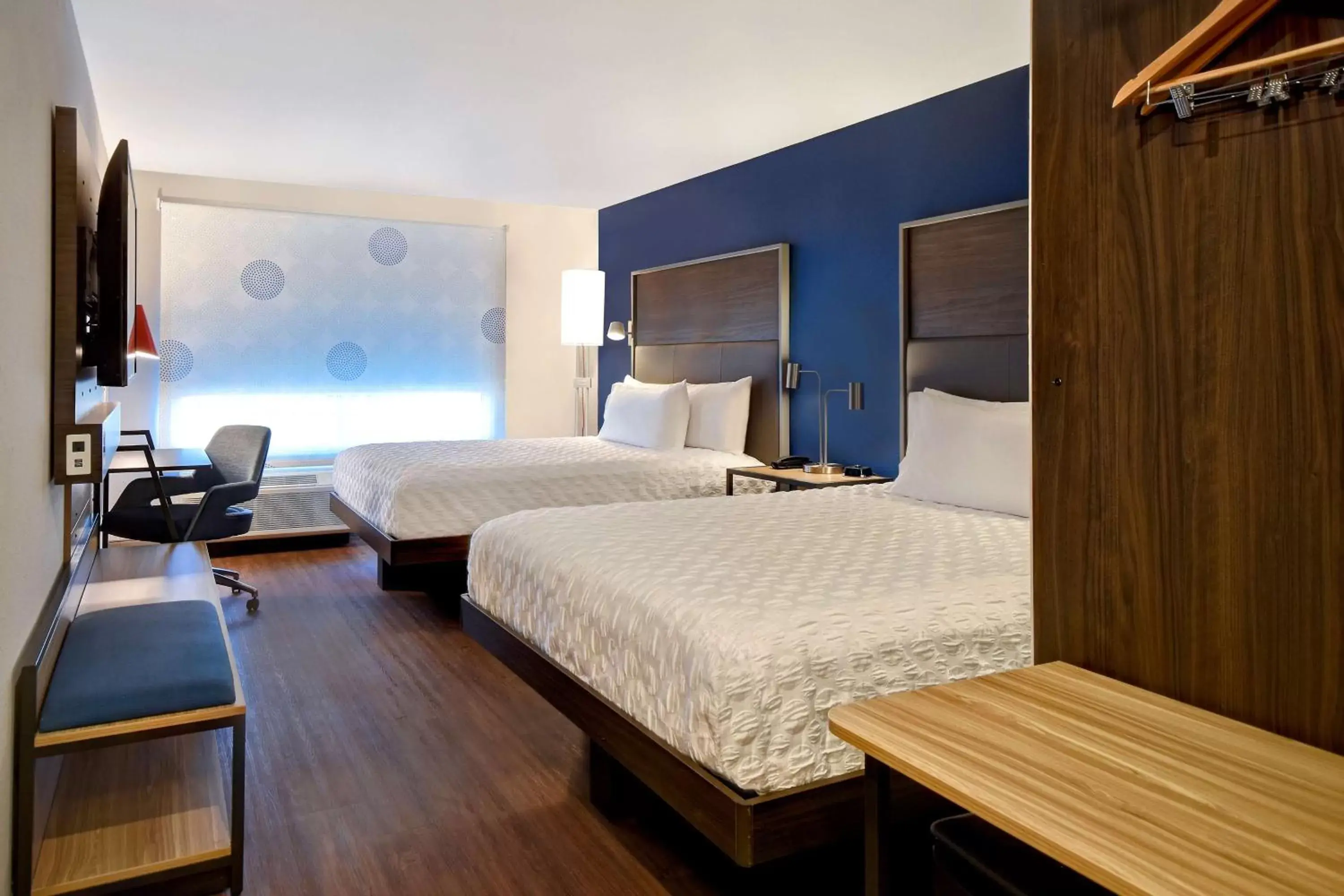 Queen Room with Two Queen Beds - Hearing Access in Tru By Hilton Concord, Nh Queen Room with Two Queen Beds - Hearing Access in Tru By Hilton Concord, Nh