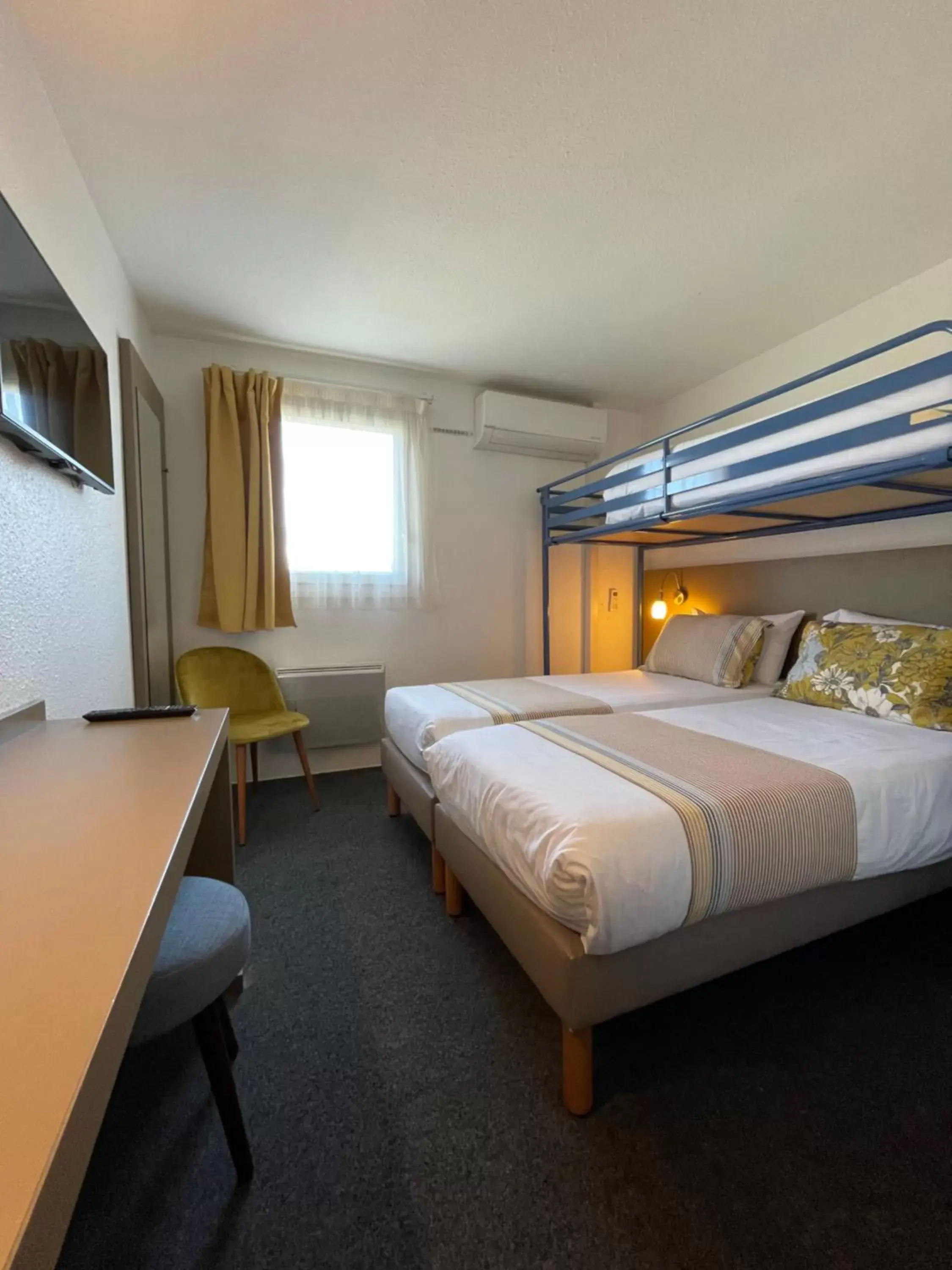 Comfort Triple Room in FastHôtel Biarritz Bidart Côte-Basque - Un hôtel FH Collection Comfort Triple Room in FastHôtel Biarritz Bidart Côte-Basque - Un hôtel FH Collection