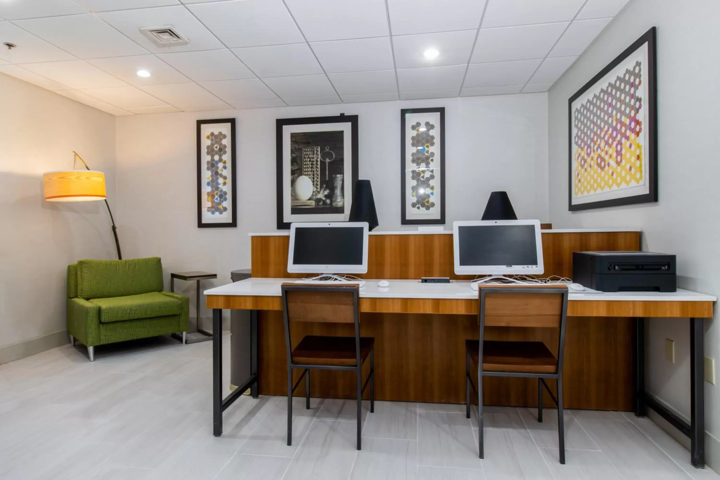 Holiday Inn Express Hotel & Suites Swansea by IHG Holiday Inn Express Hotel & Suites Swansea by IHG