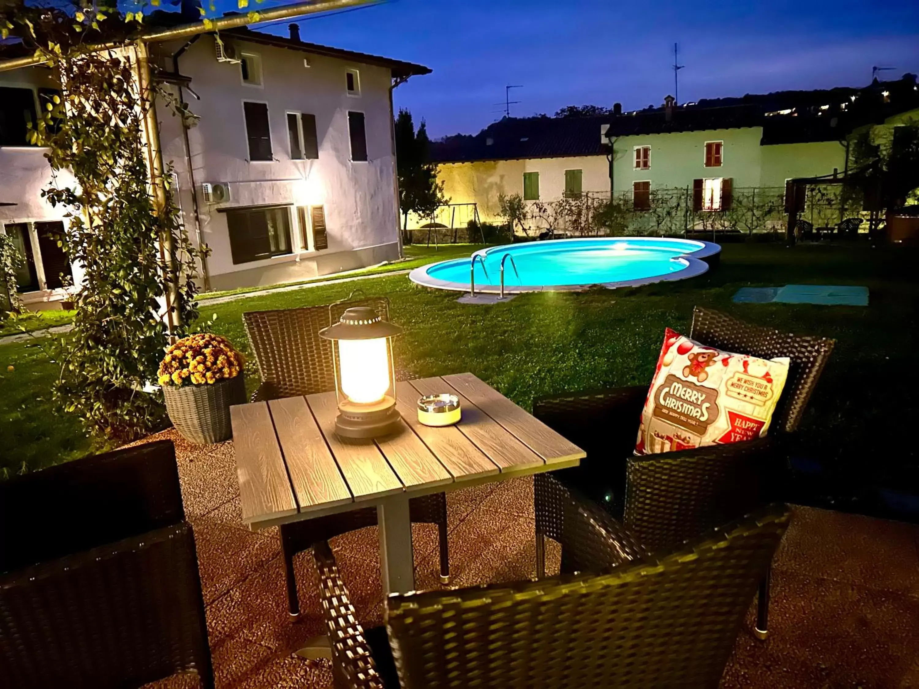 Swimming Pool in La Casa Di Campagna Sul Garda Swimming Pool in La Casa Di Campagna Sul Garda