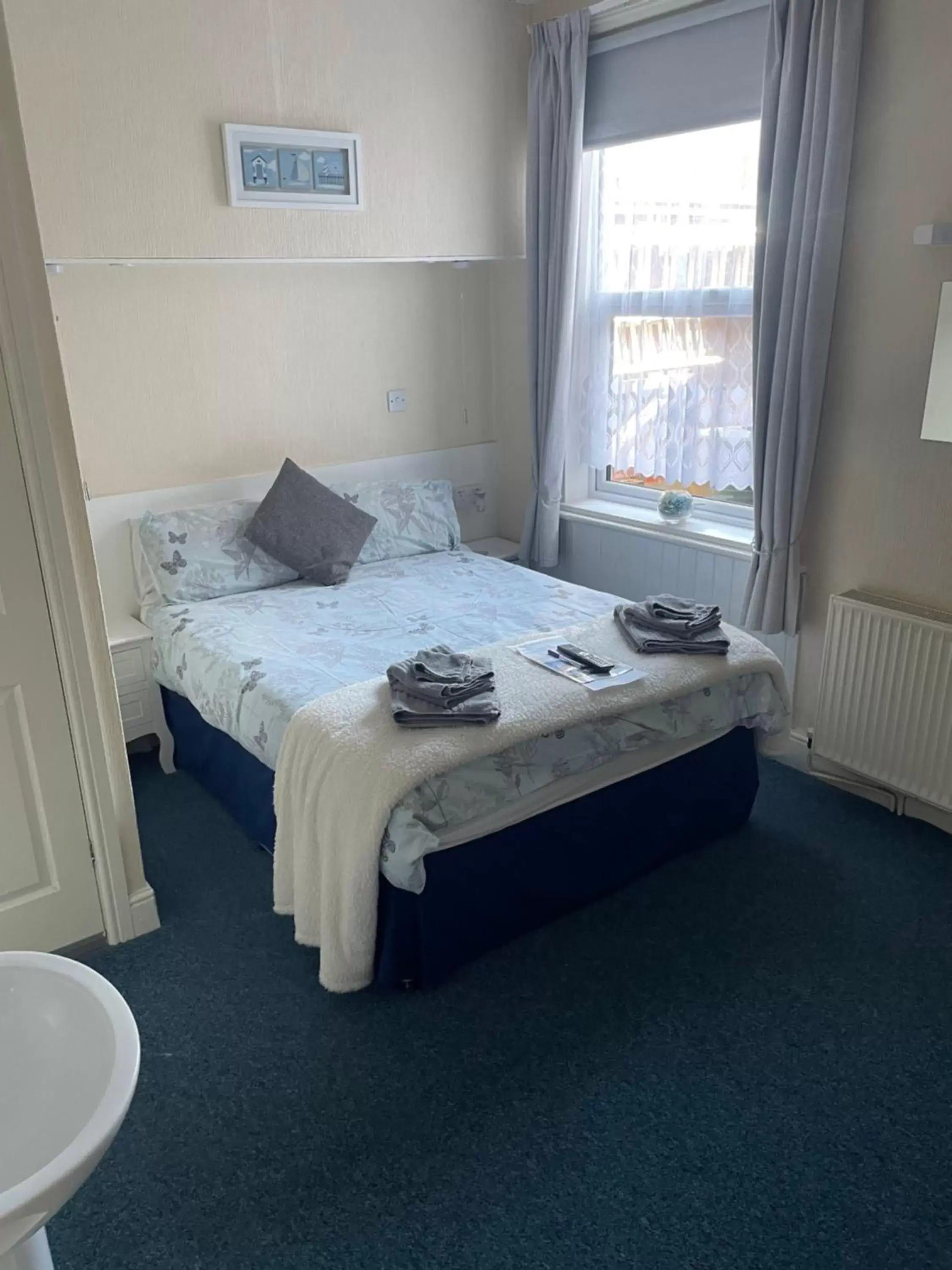 Budget Double Room in Ivydene Guest House Budget Double Room in Ivydene Guest House