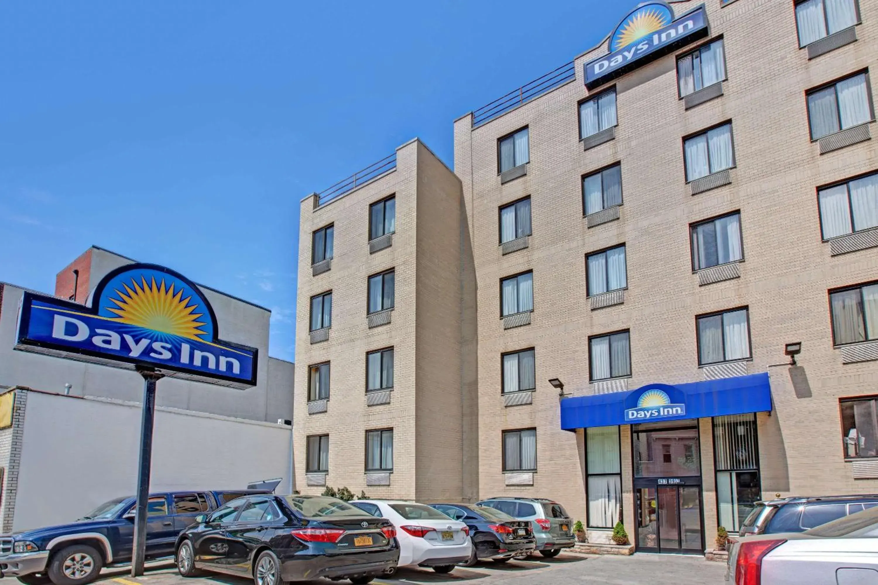 Property building in Days Inn by Wyndham Brooklyn Property building in Days Inn by Wyndham Brooklyn