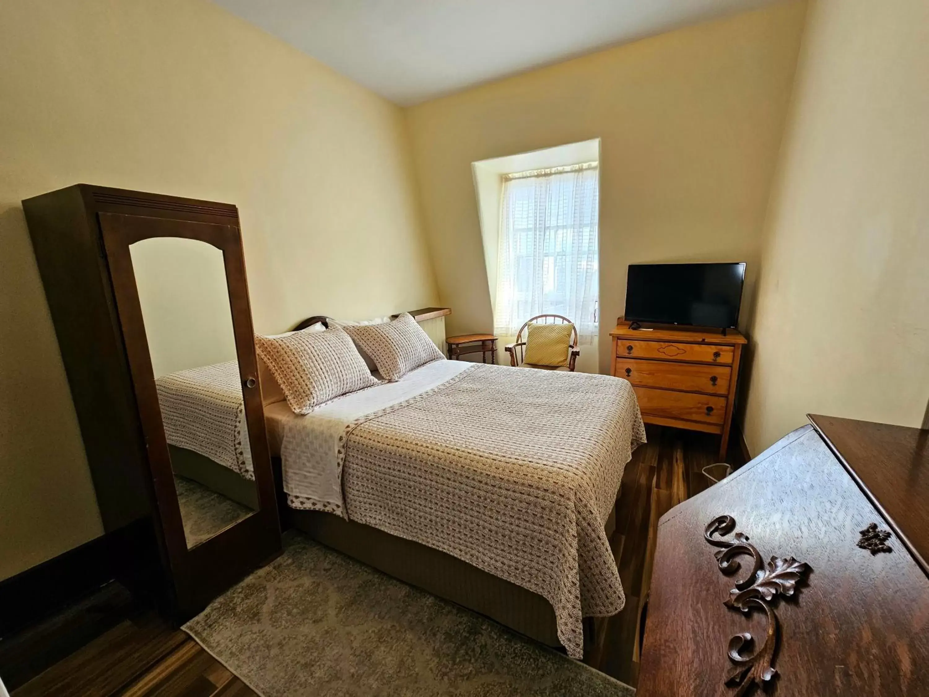 Small Double Room in Royal Hotel Small Double Room in Royal Hotel