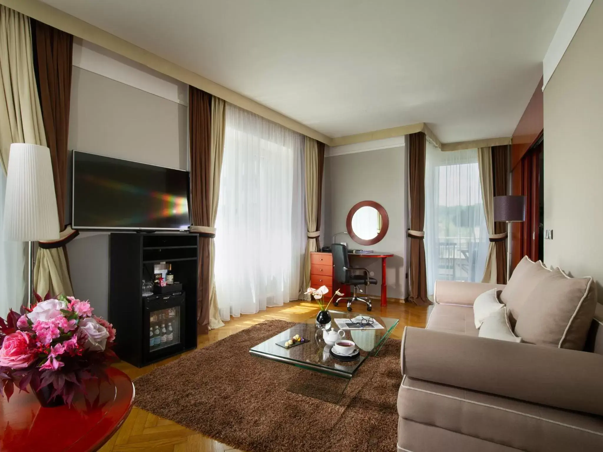 Corner Suite with Balcony - single occupancy in Best Western Premier Hotel Slon Corner Suite with Balcony - single occupancy in Best Western Premier Hotel Slon