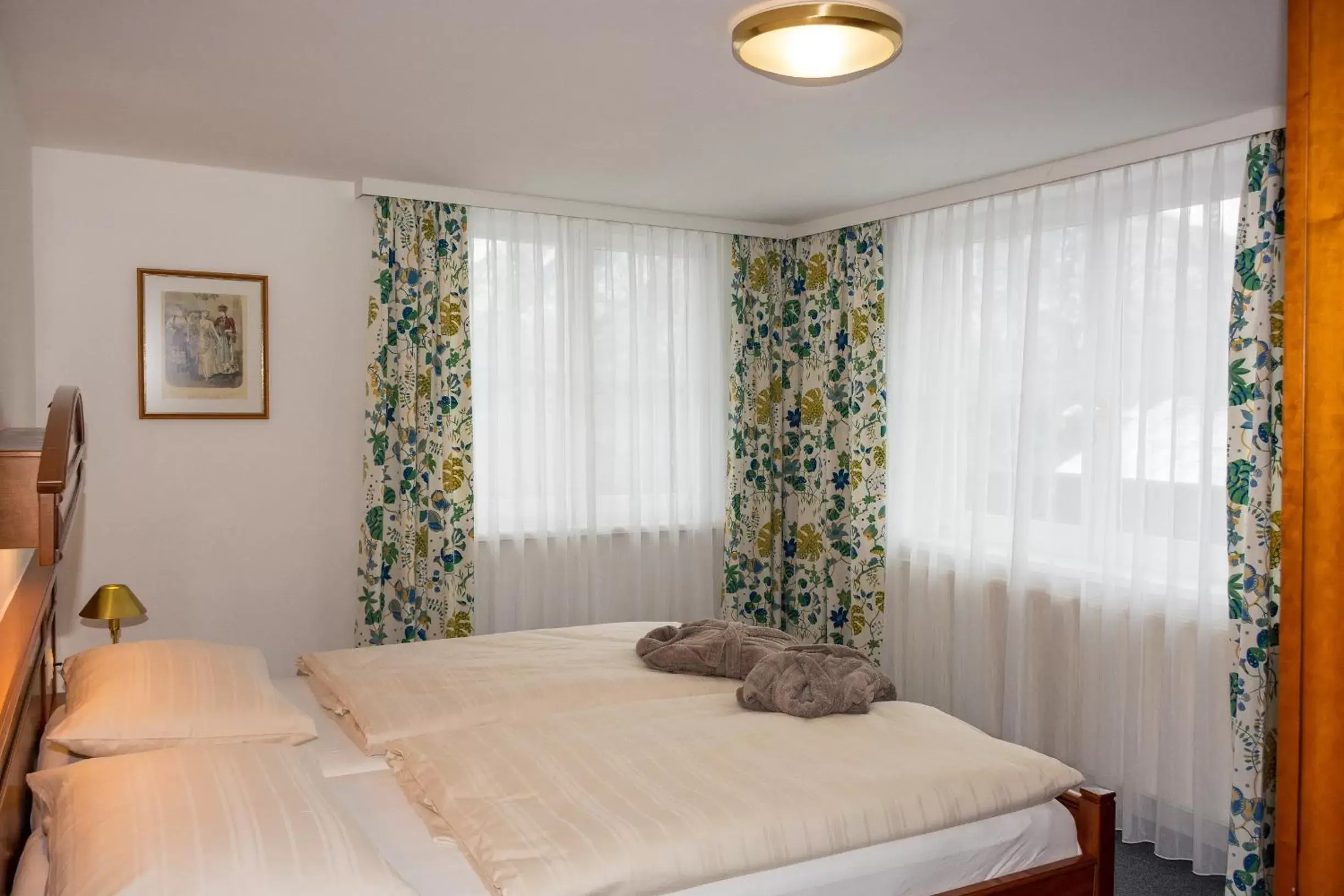 Double Room with Balcony - single occupancy in Landhotel Post Ebensee am Traunsee ***S Double Room with Balcony - single occupancy in Landhotel Post Ebensee am Traunsee ***S