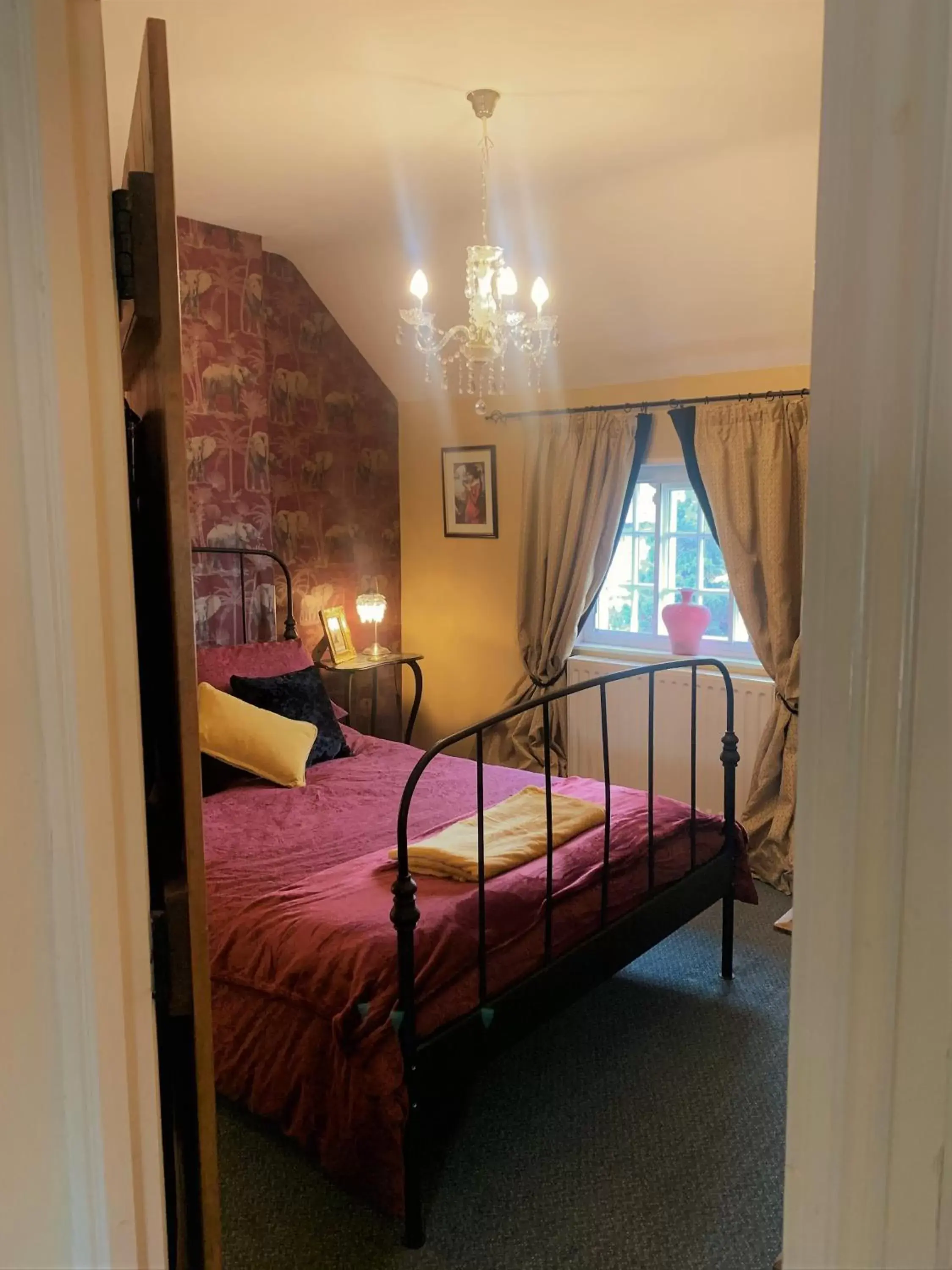 Deluxe Suite in BohemianBreezeBreaks Deluxe Suite in BohemianBreezeBreaks