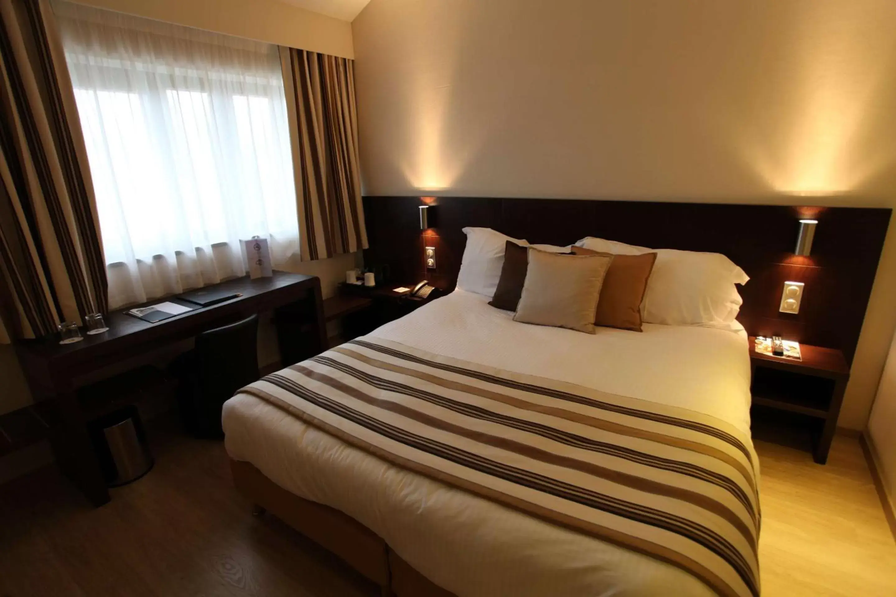 Executive King Room in Best Western Plus Hotel des Francs Executive King Room in Best Western Plus Hotel des Francs