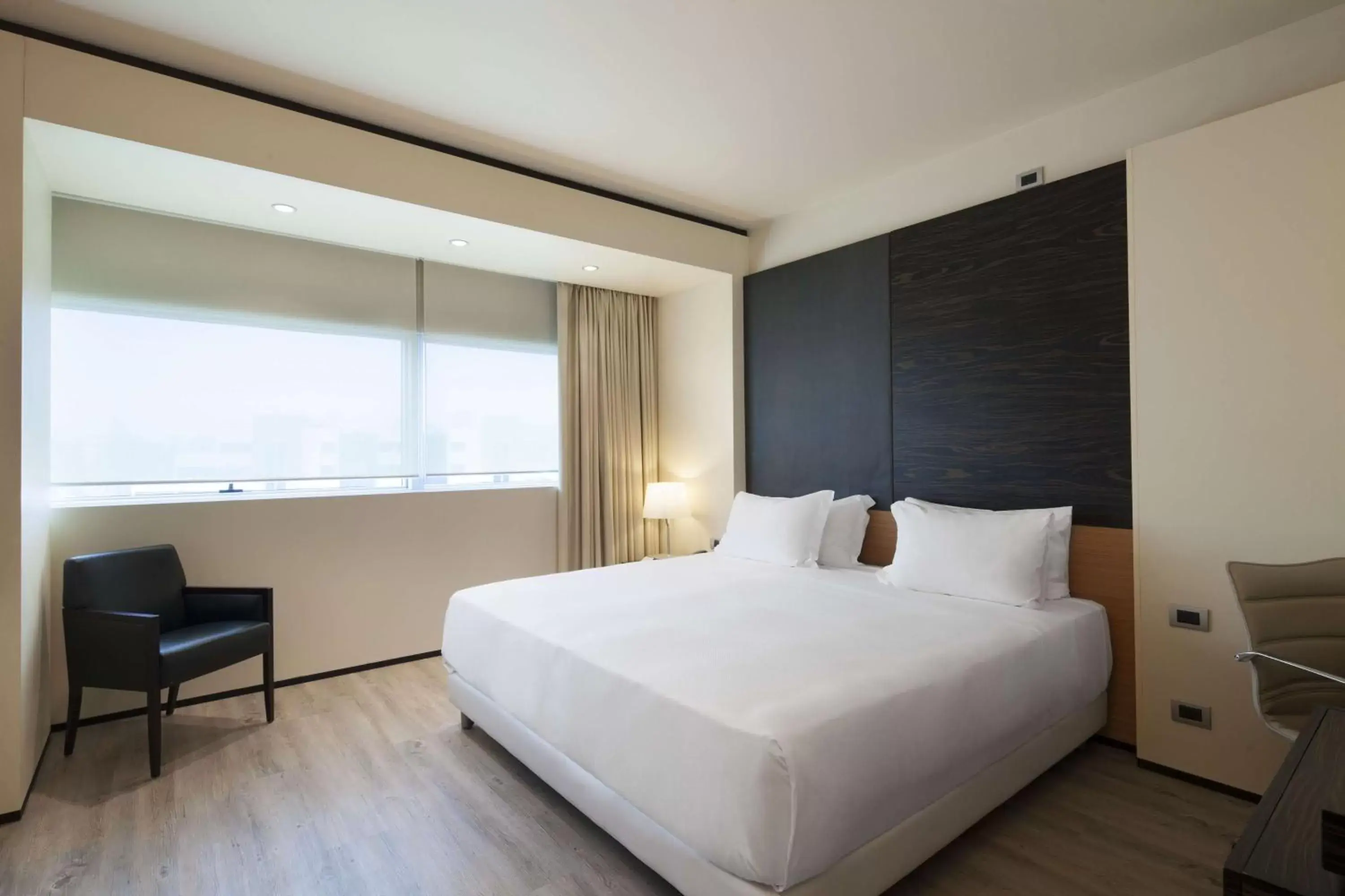 Superior Double or Twin Room with Darsena View in NH Venezia Laguna Palace Superior Double or Twin Room with Darsena View in NH Venezia Laguna Palace