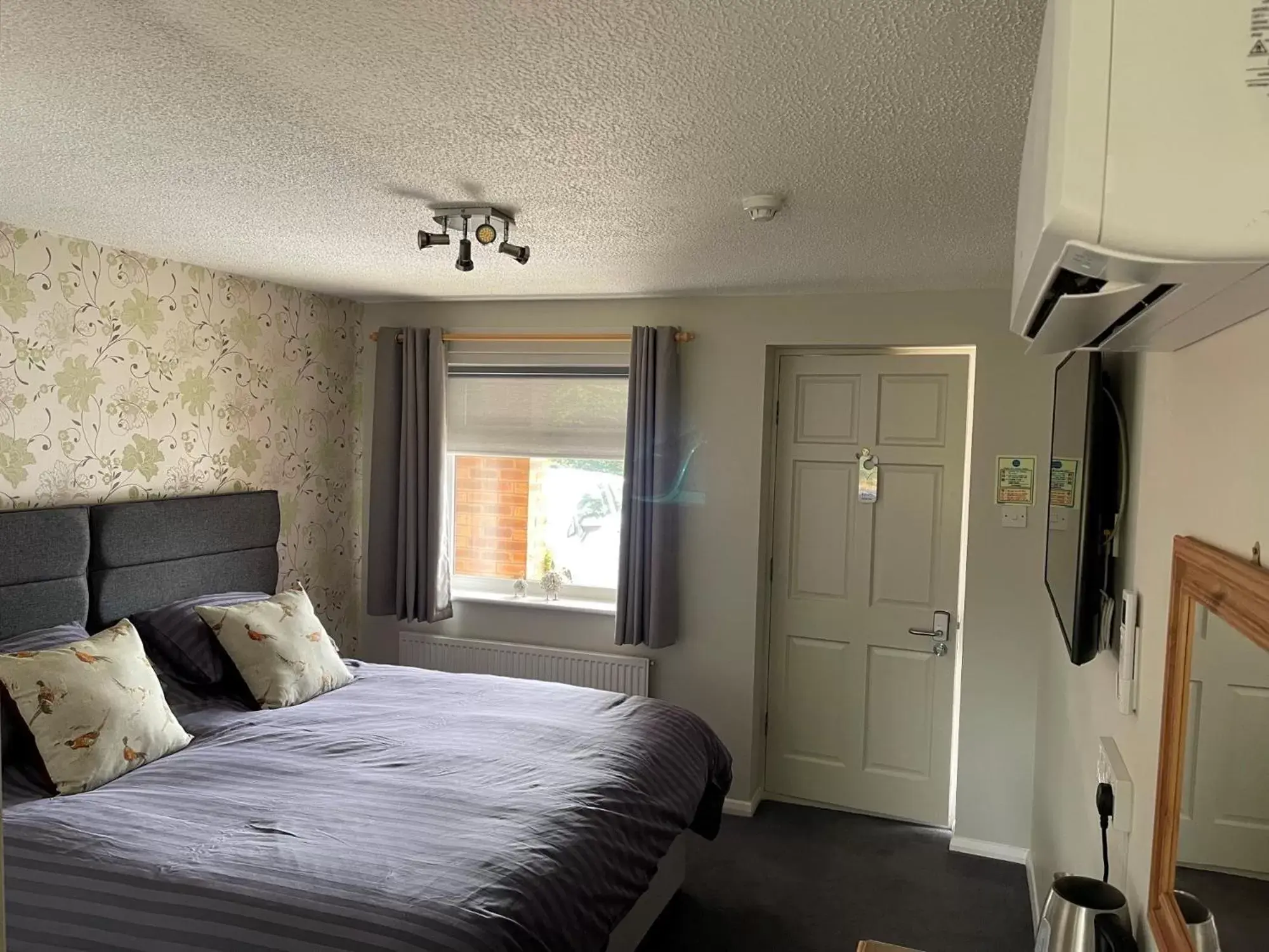 Standard King Room in Village Limits Bed and Breakfast Rooms Standard King Room in Village Limits Bed and Breakfast Rooms